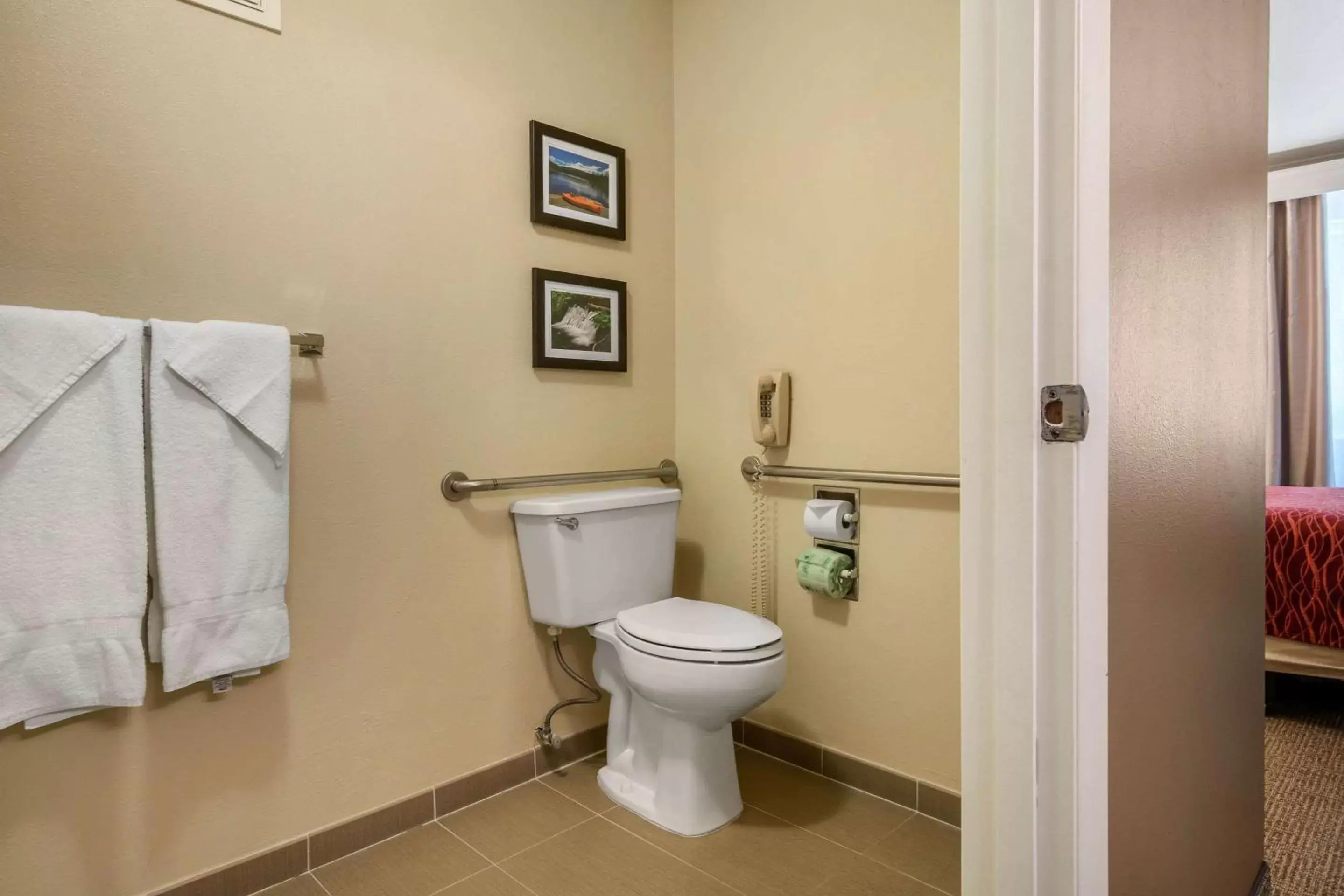 Bathroom in Comfort Inn Columbia Gorge