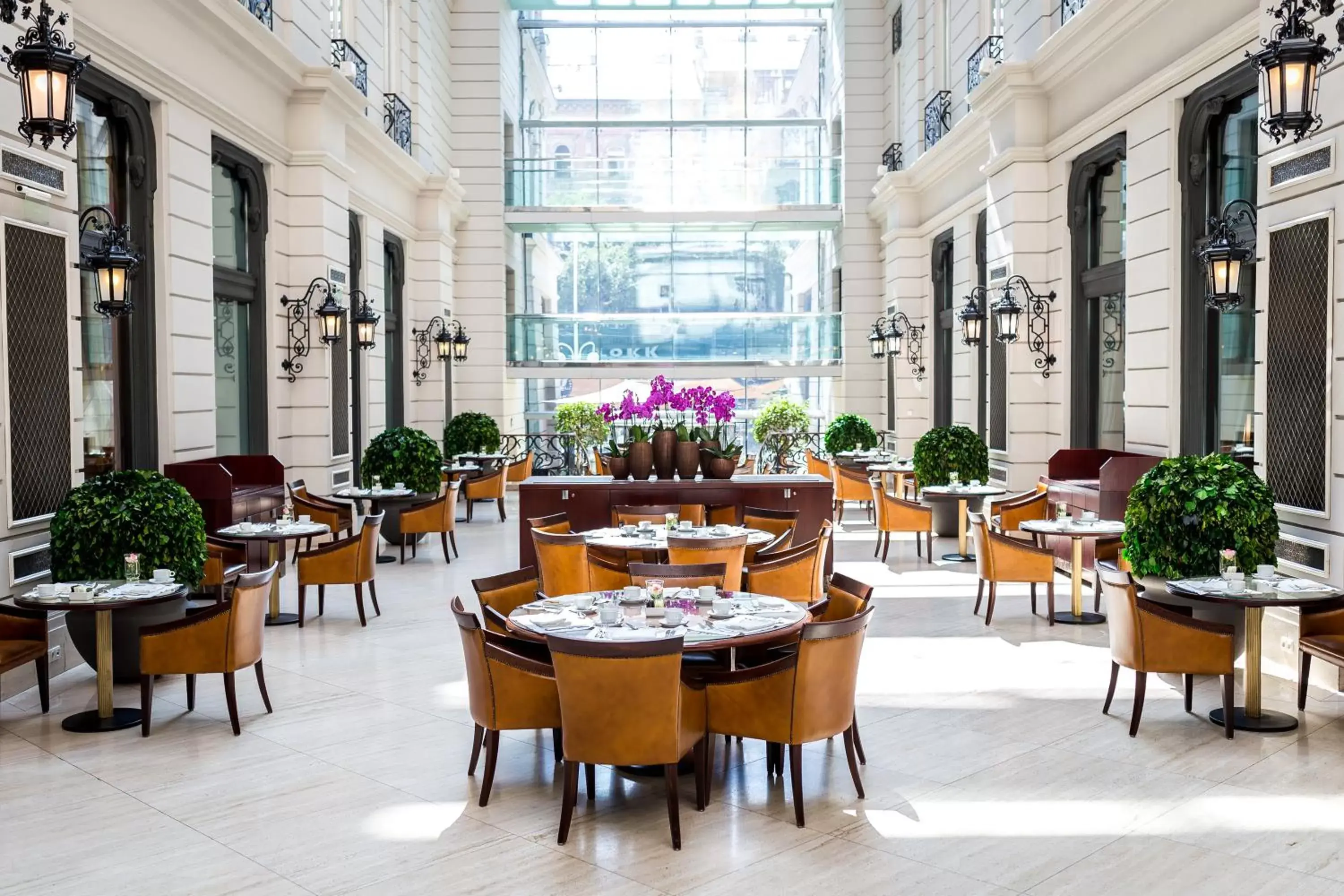 Restaurant/Places to Eat in Corinthia Budapest