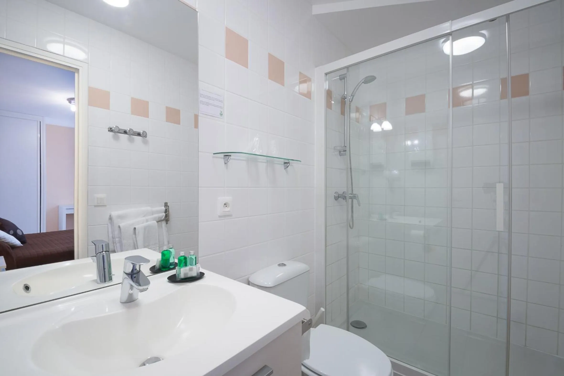 Bathroom in Hôtel de la Plage