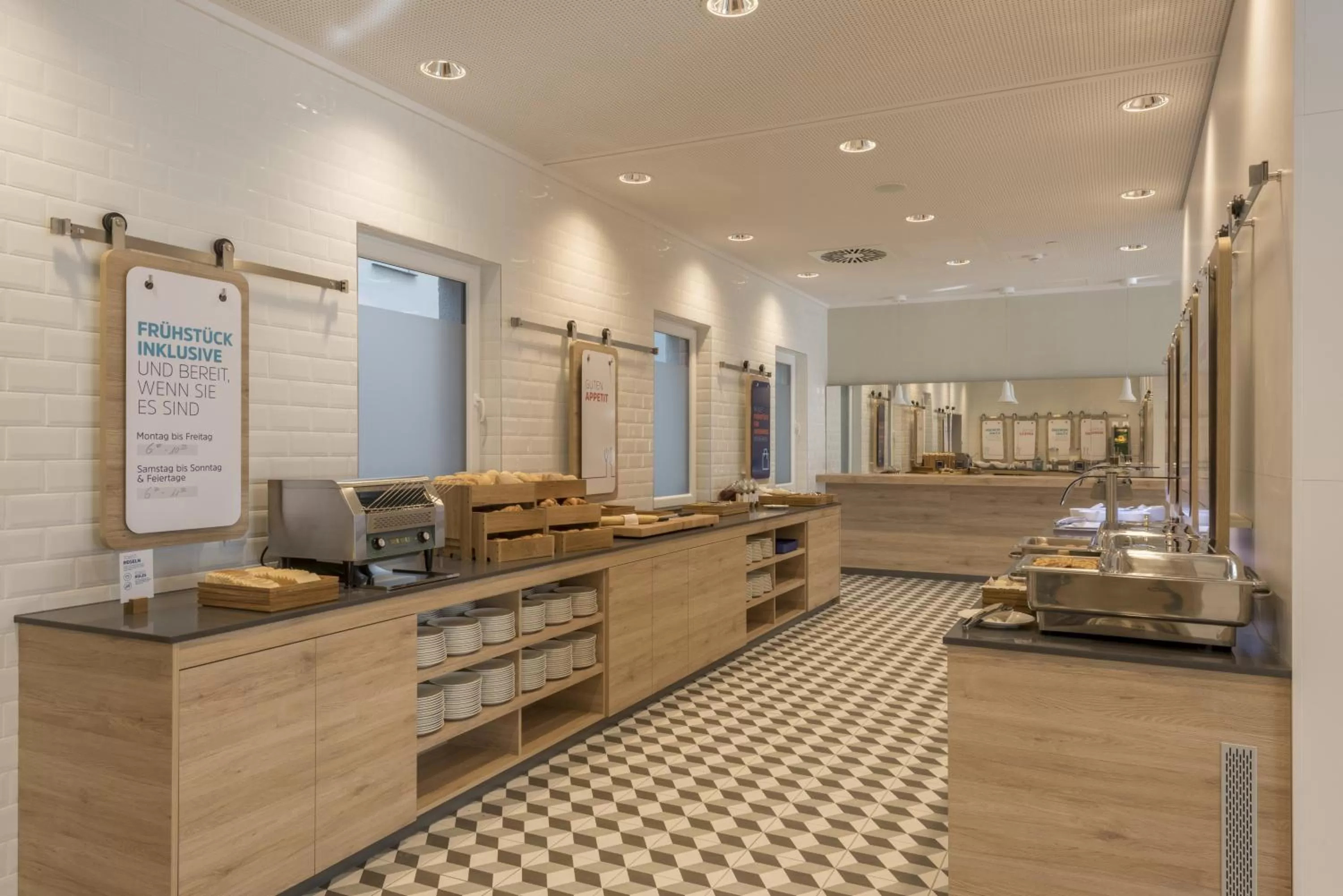 Restaurant/places to eat in Holiday Inn Express - Wuppertal - Hauptbahnhof by IHG