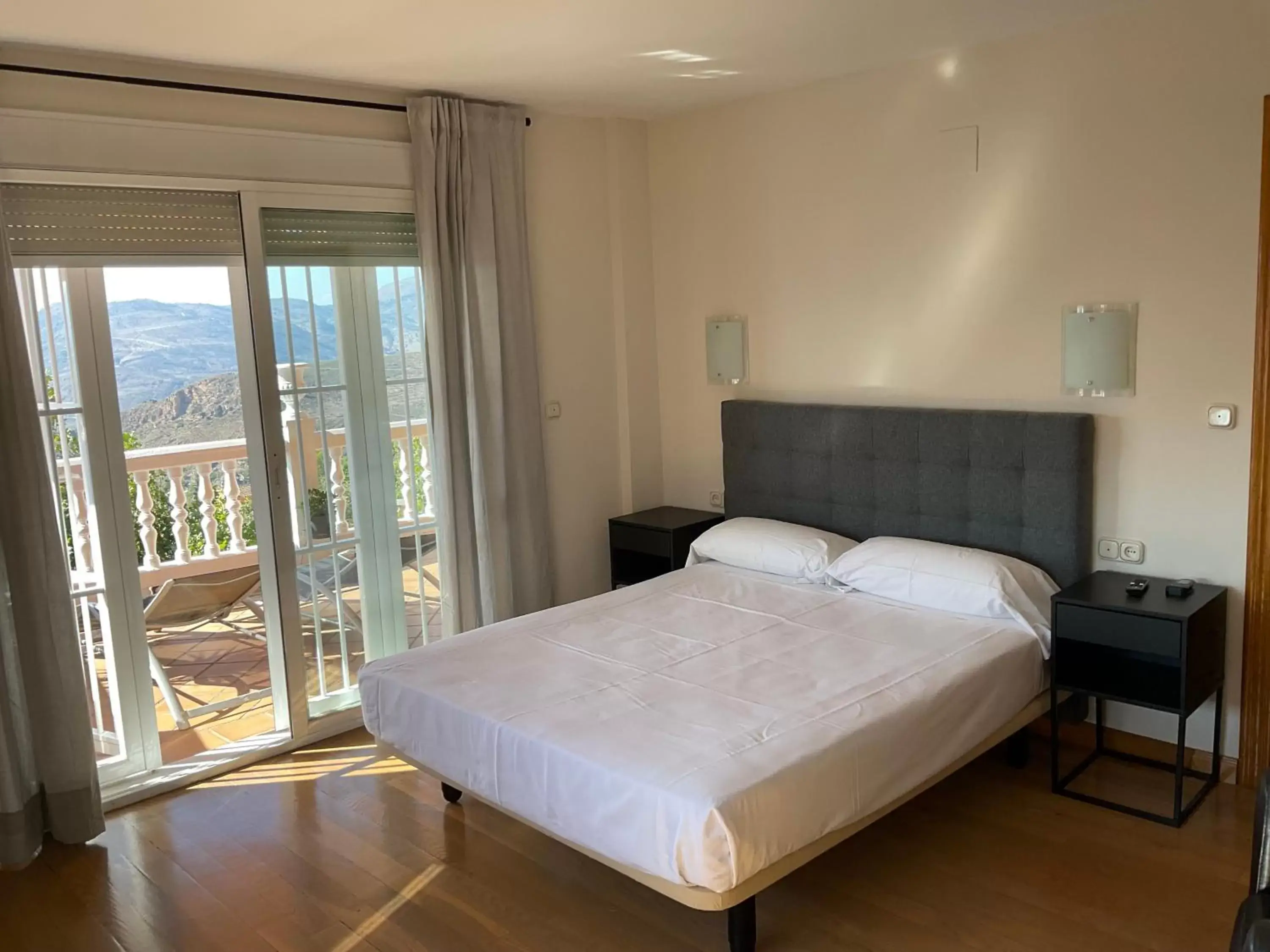Suite with Terrace & Spa Access - single occupancy in Hotel Nuevo Palas Suite with Terrace & Spa Access - single occupancy in Hotel Nuevo Palas