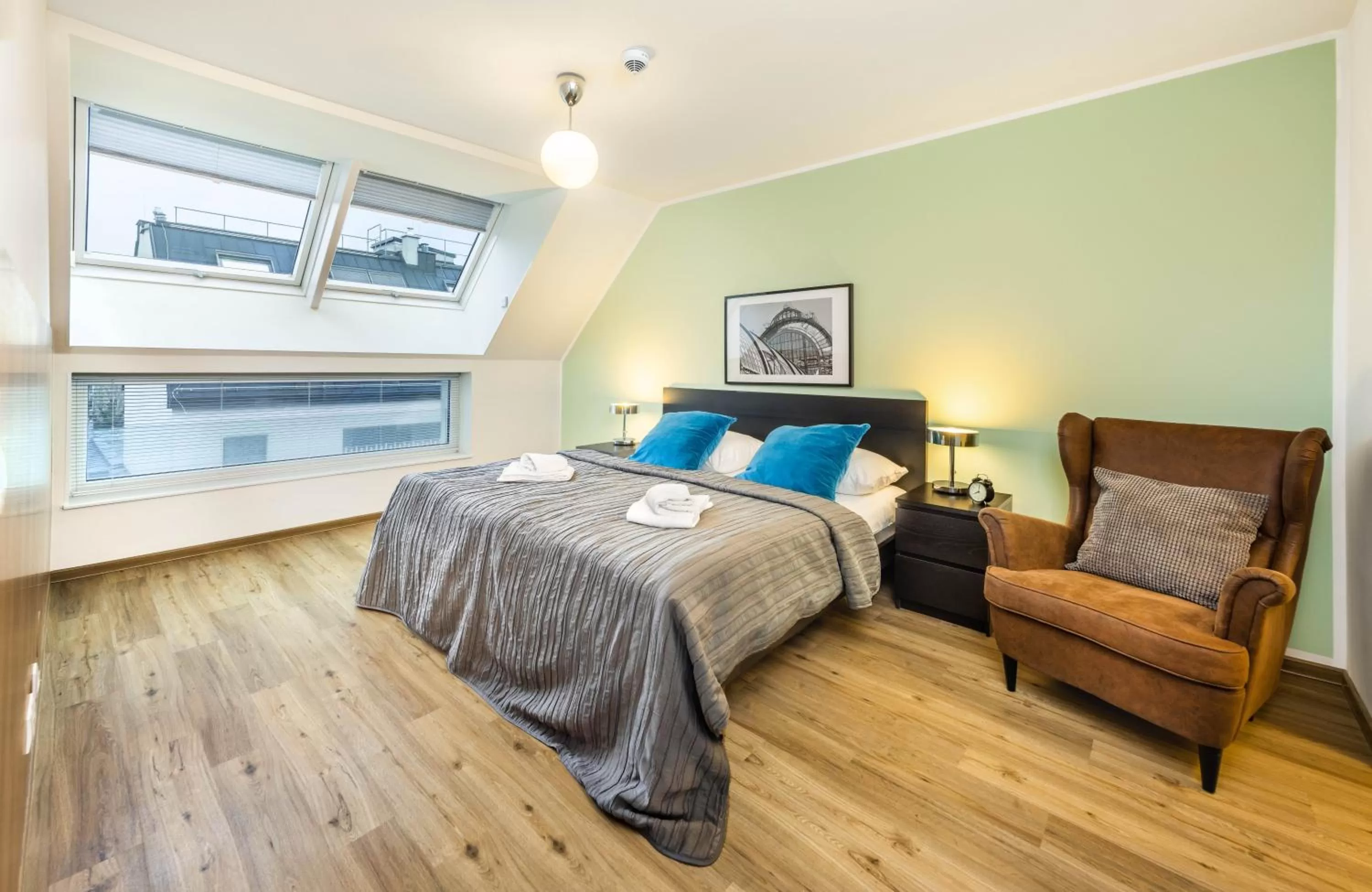 Bedroom, Bed in Jimmy's Apartments Lory