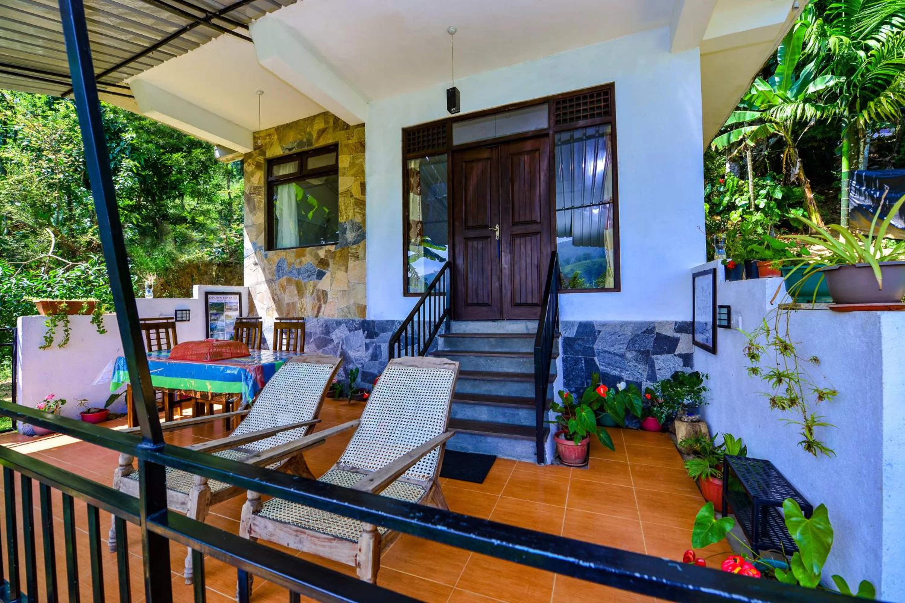 Facade/entrance in Dimuthu Home Stay