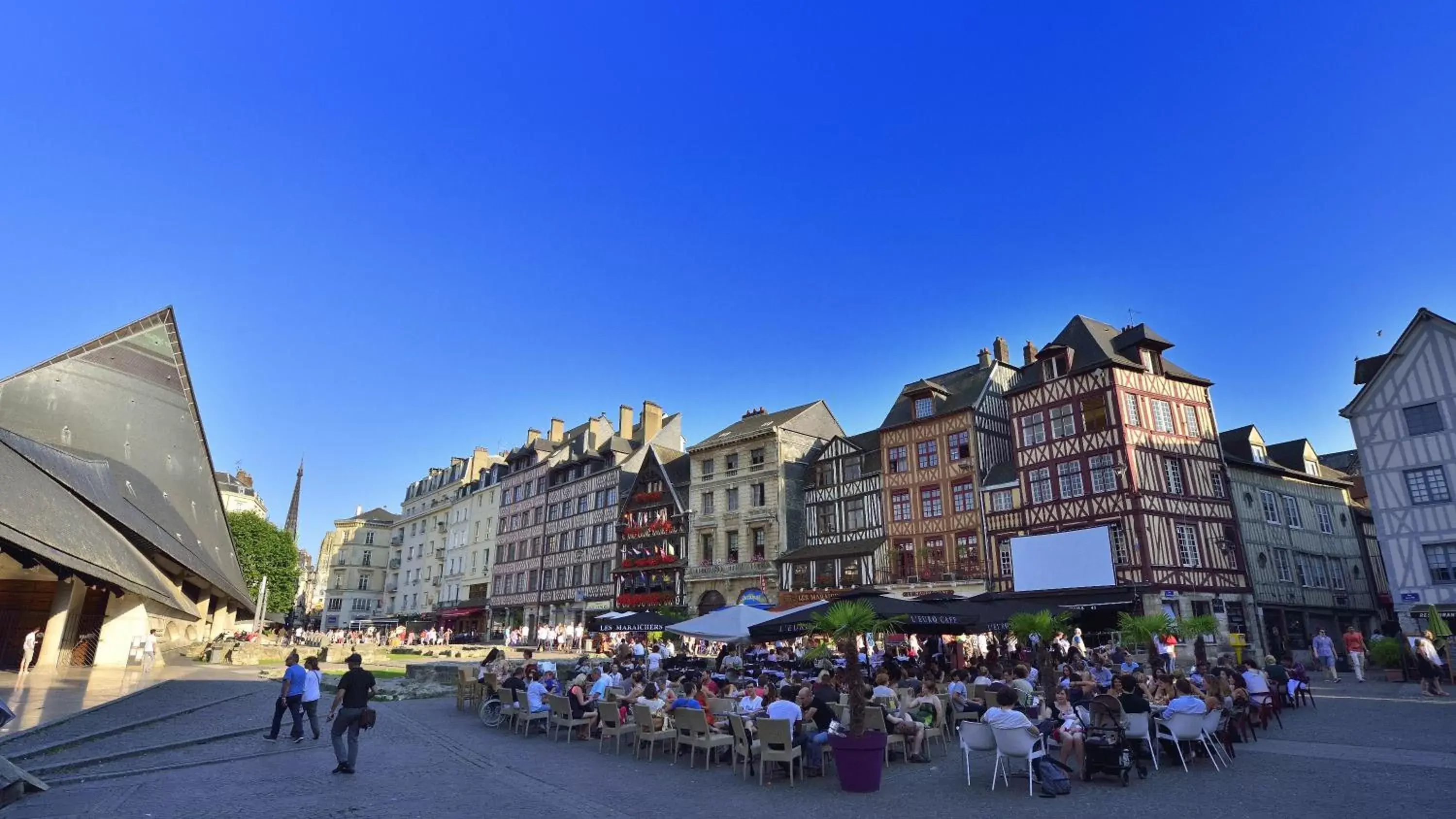 Nearby landmark, Property Building in Holiday Inn Express - Rouen Centre - Rive Gauche, an IHG Hotel