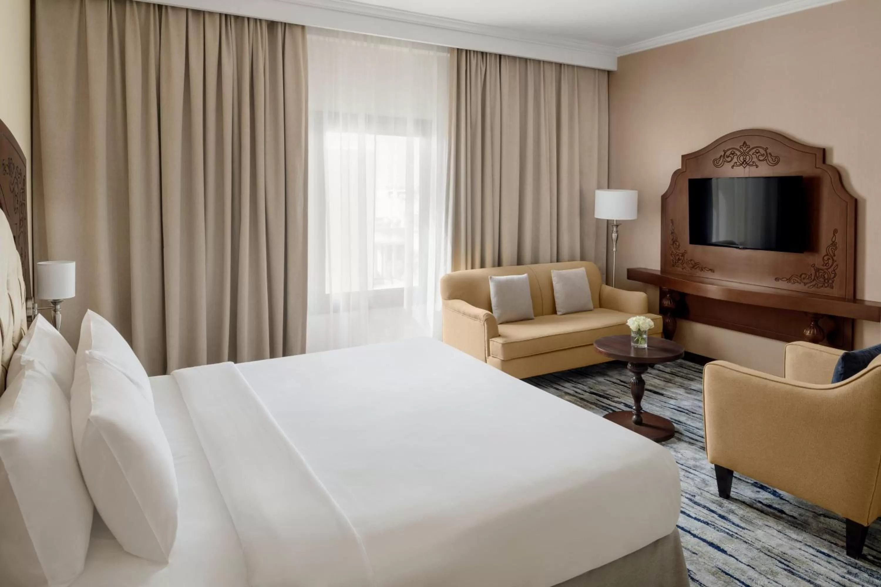 Photo of the whole room, Bed in Crowne Plaza Riyadh Al Waha by IHG