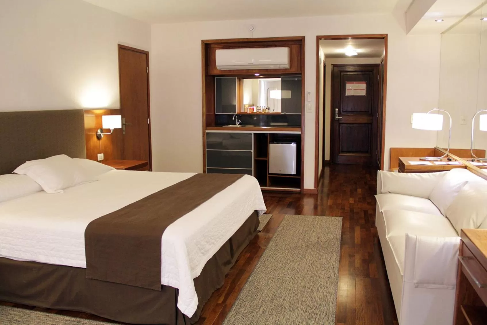 Superior Single Room with River View in Yacht & Golf Club Paraguayo, a Tribute Portfolio Resort