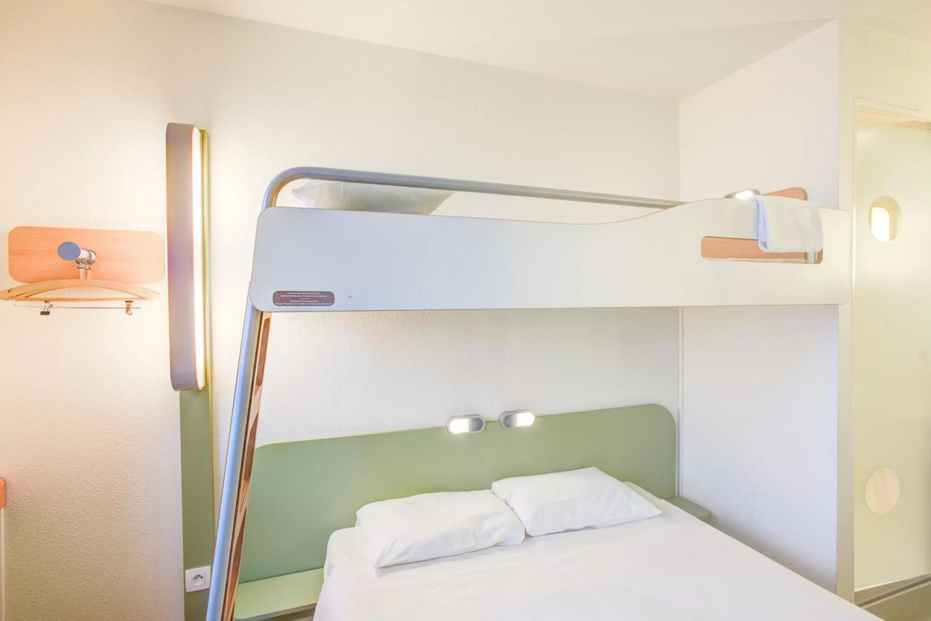 Bed, Bunk Bed in ibis budget Roissy CDG Paris Nord 2