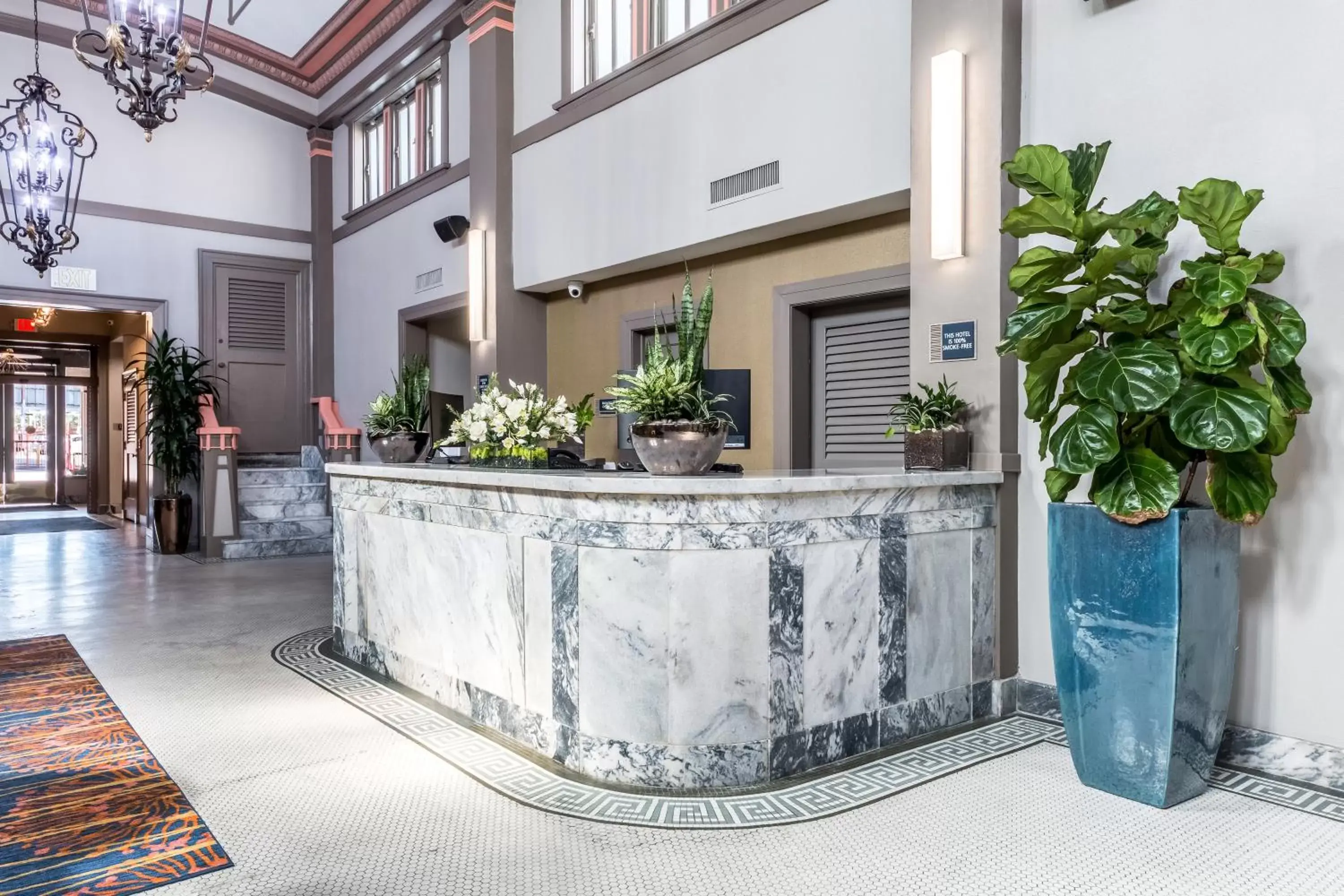 Lobby/Reception in Best Western Premier Historic Travelers Hotel Alamo/Riverwalk