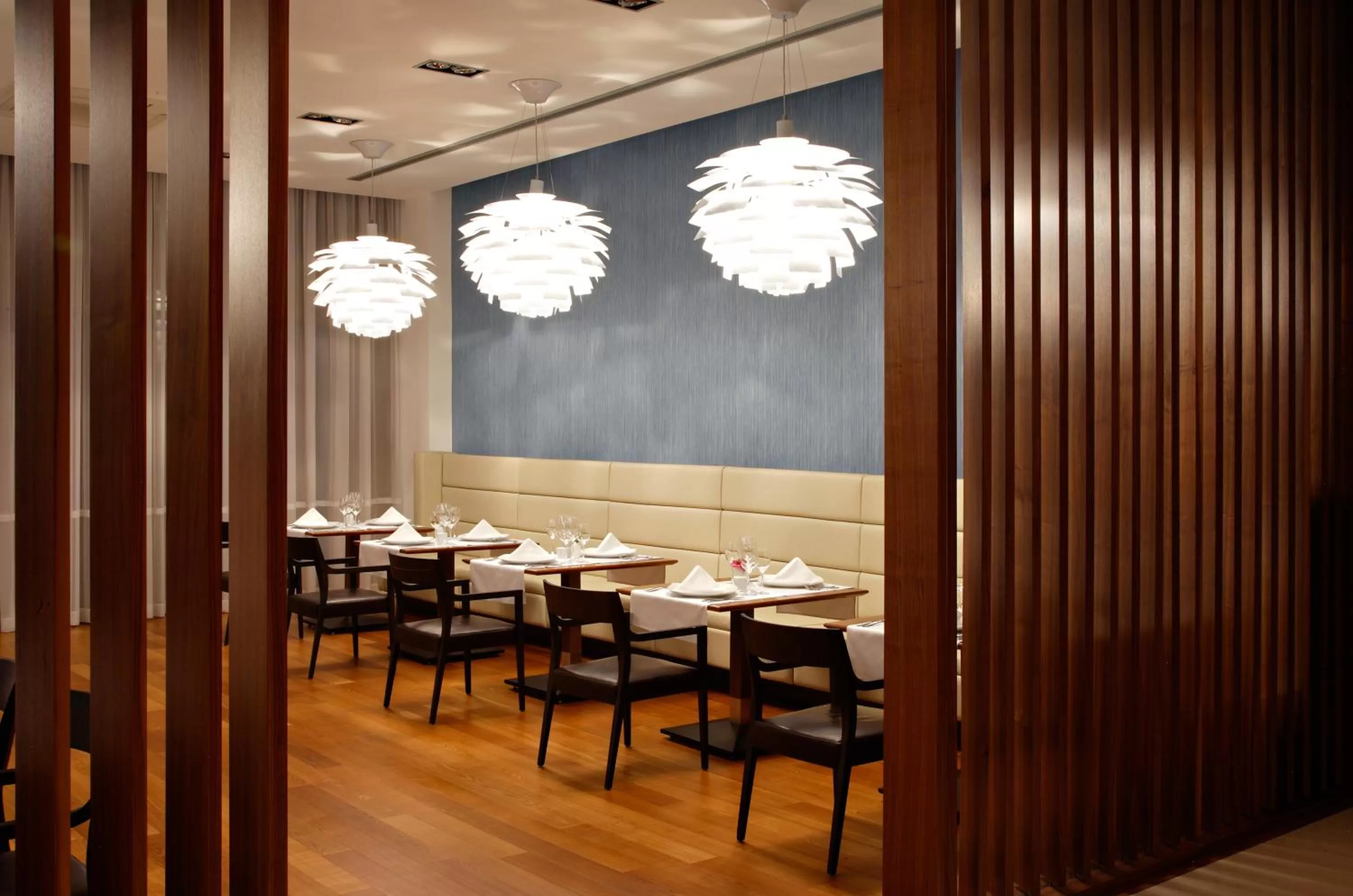 Restaurant/Places to Eat in Hotel Atrium