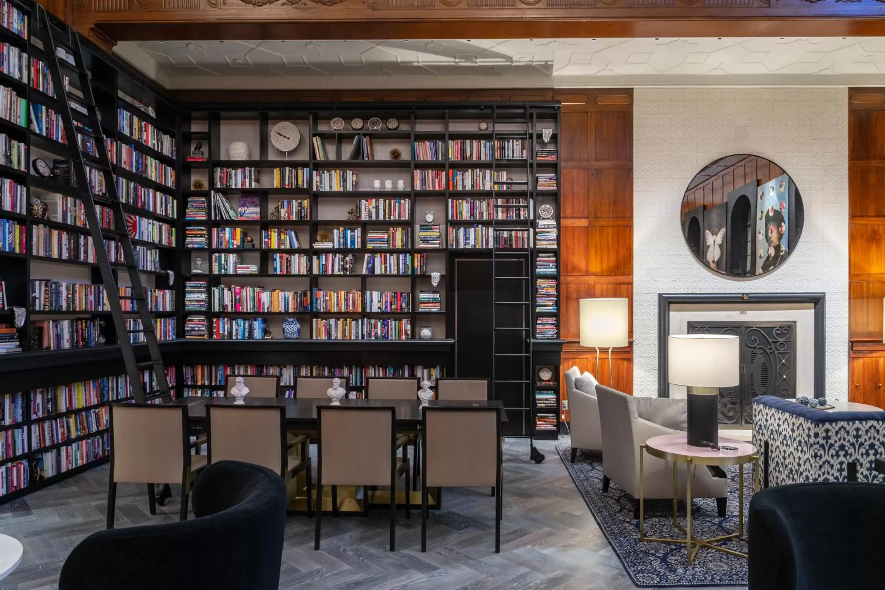 Restaurant/places to eat, Library in Heathman Hotel
