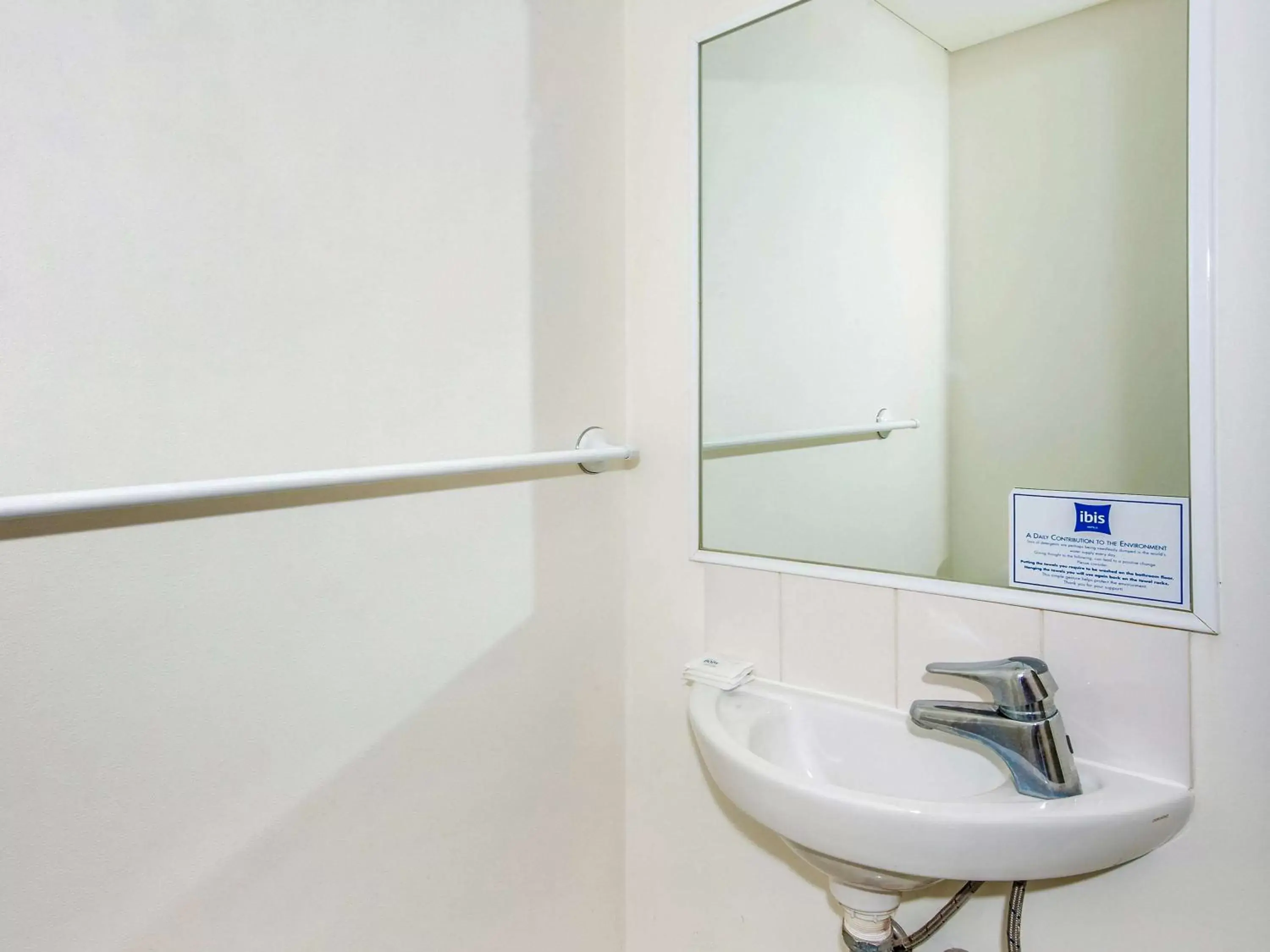 Photo of the whole room, Bathroom in ibis budget Windsor Brisbane