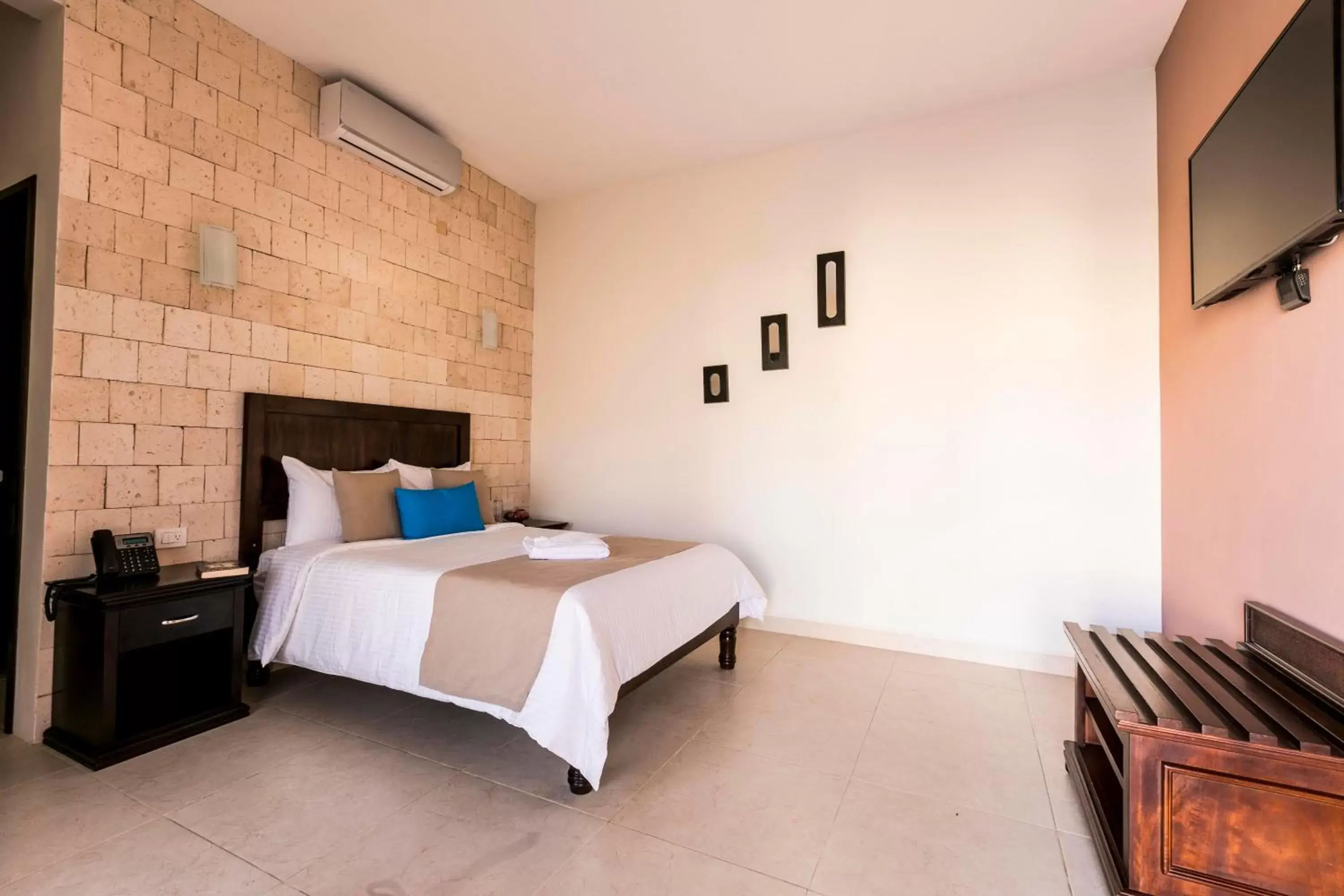 Photo of the whole room, Bed in Los Frailes Hotel Boutique