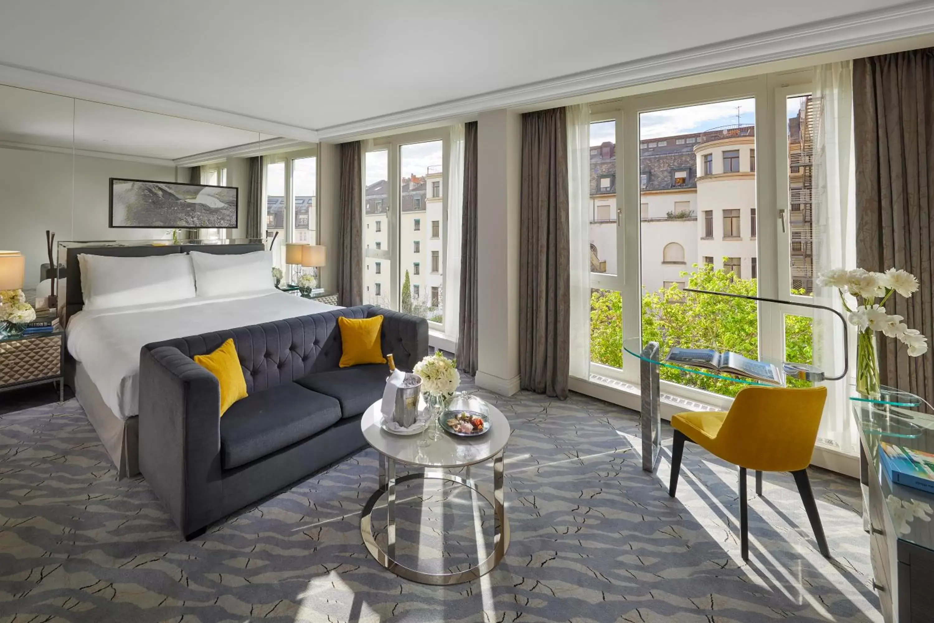 Bedroom in Mandarin Oriental, Geneva