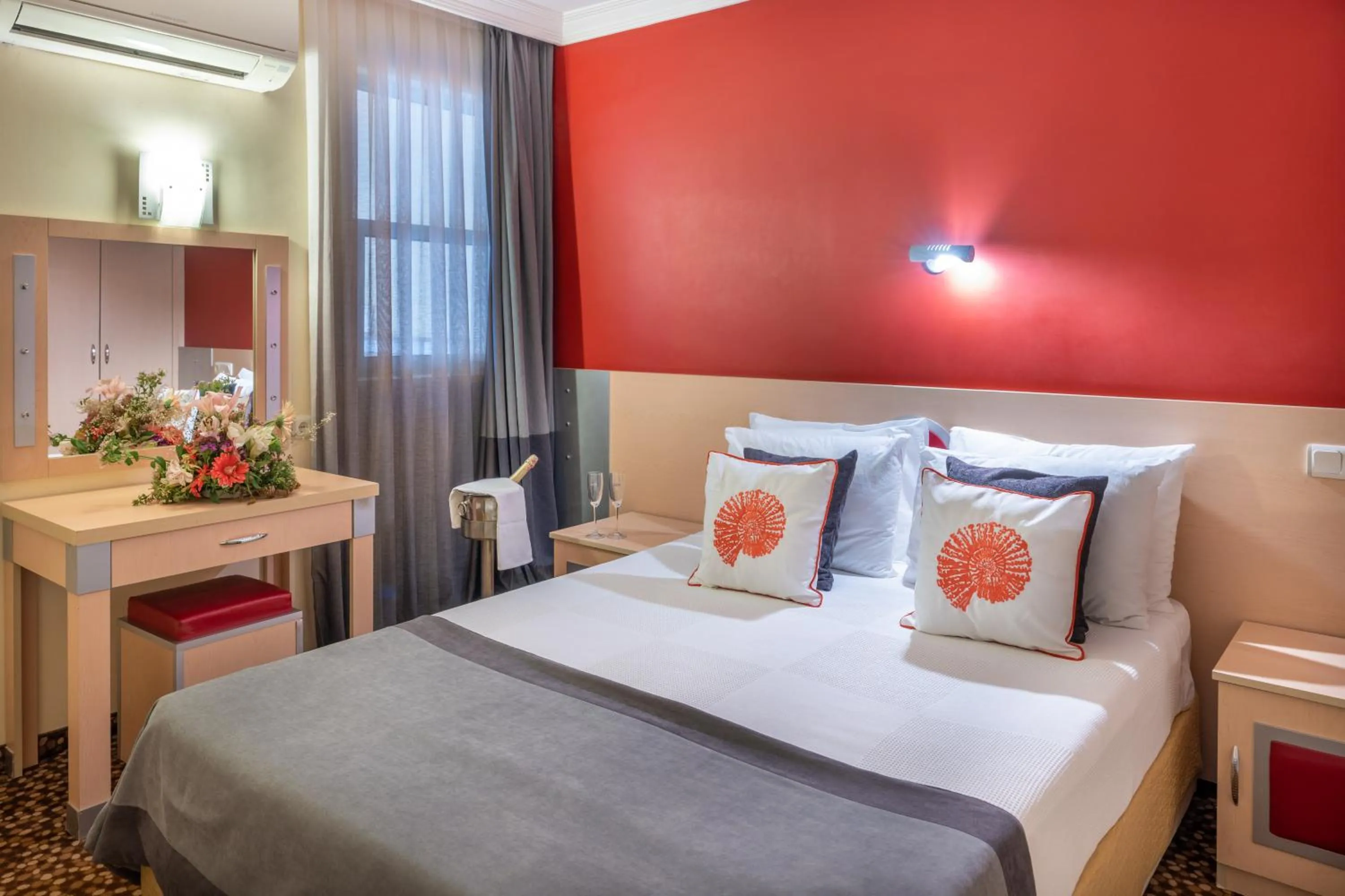 Bed in Grand Viking Hotel