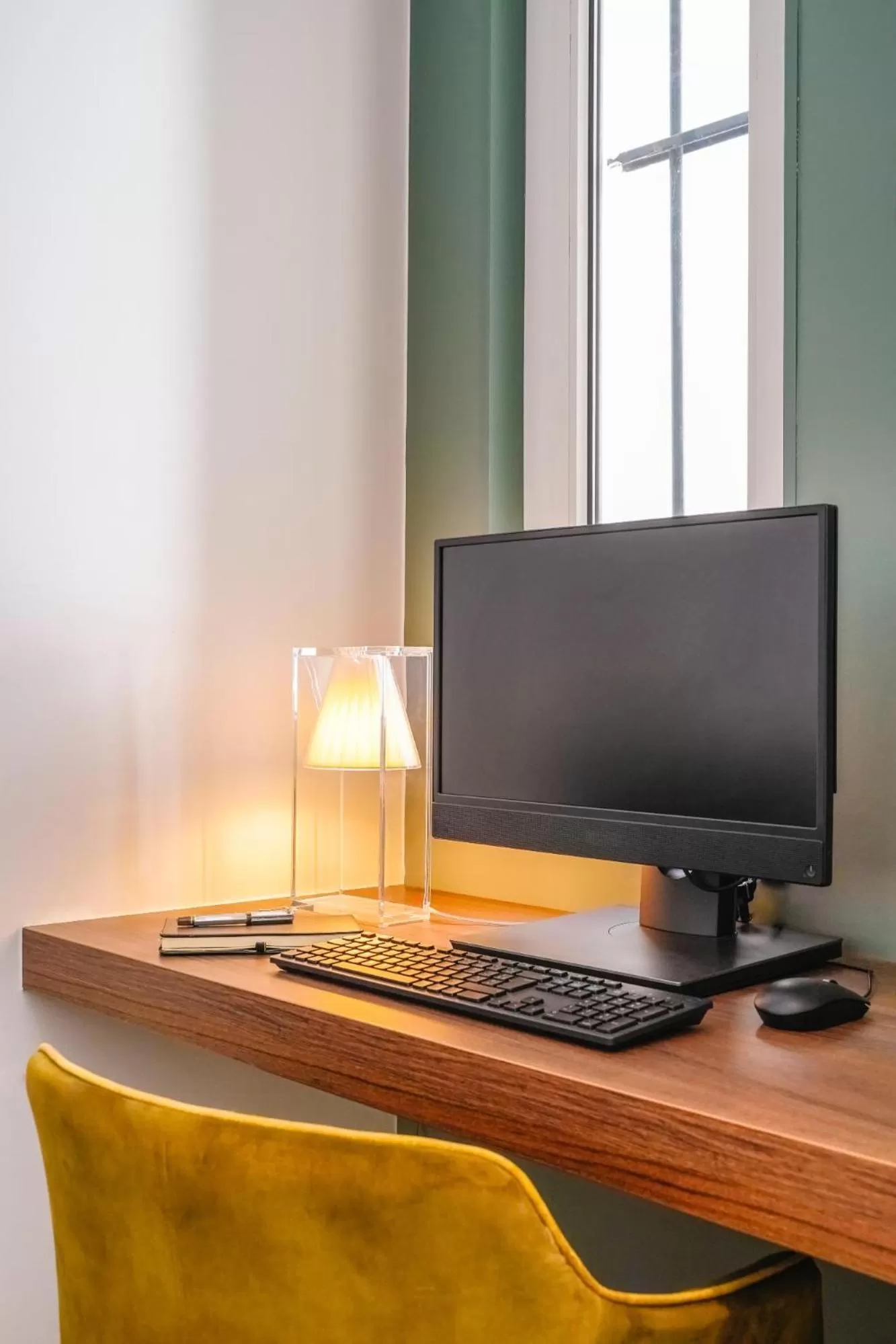 Seating area in Timhotel Tour Eiffel
