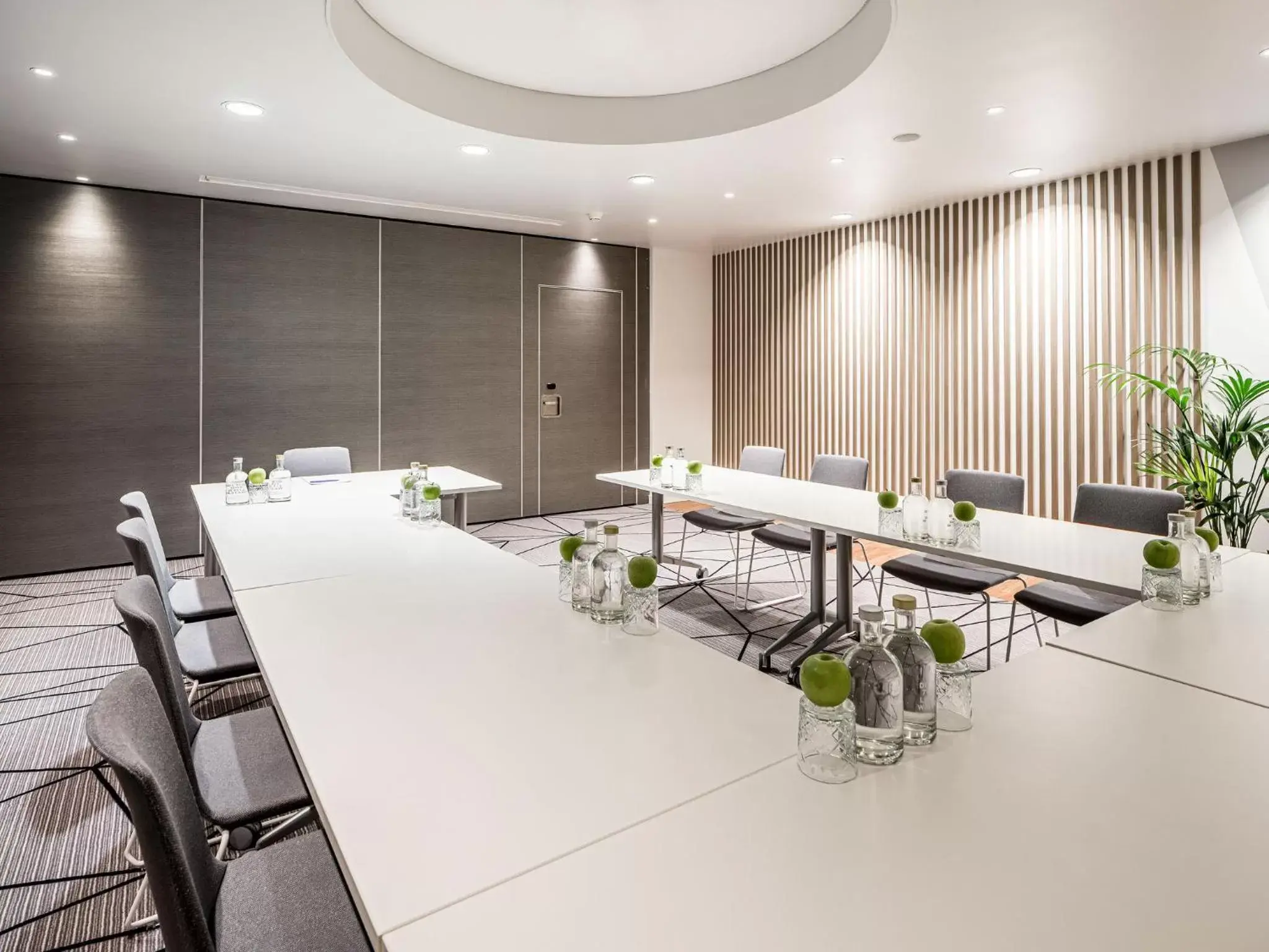 Meeting/conference room in Novotel Den Haag City Centre, fully renovated