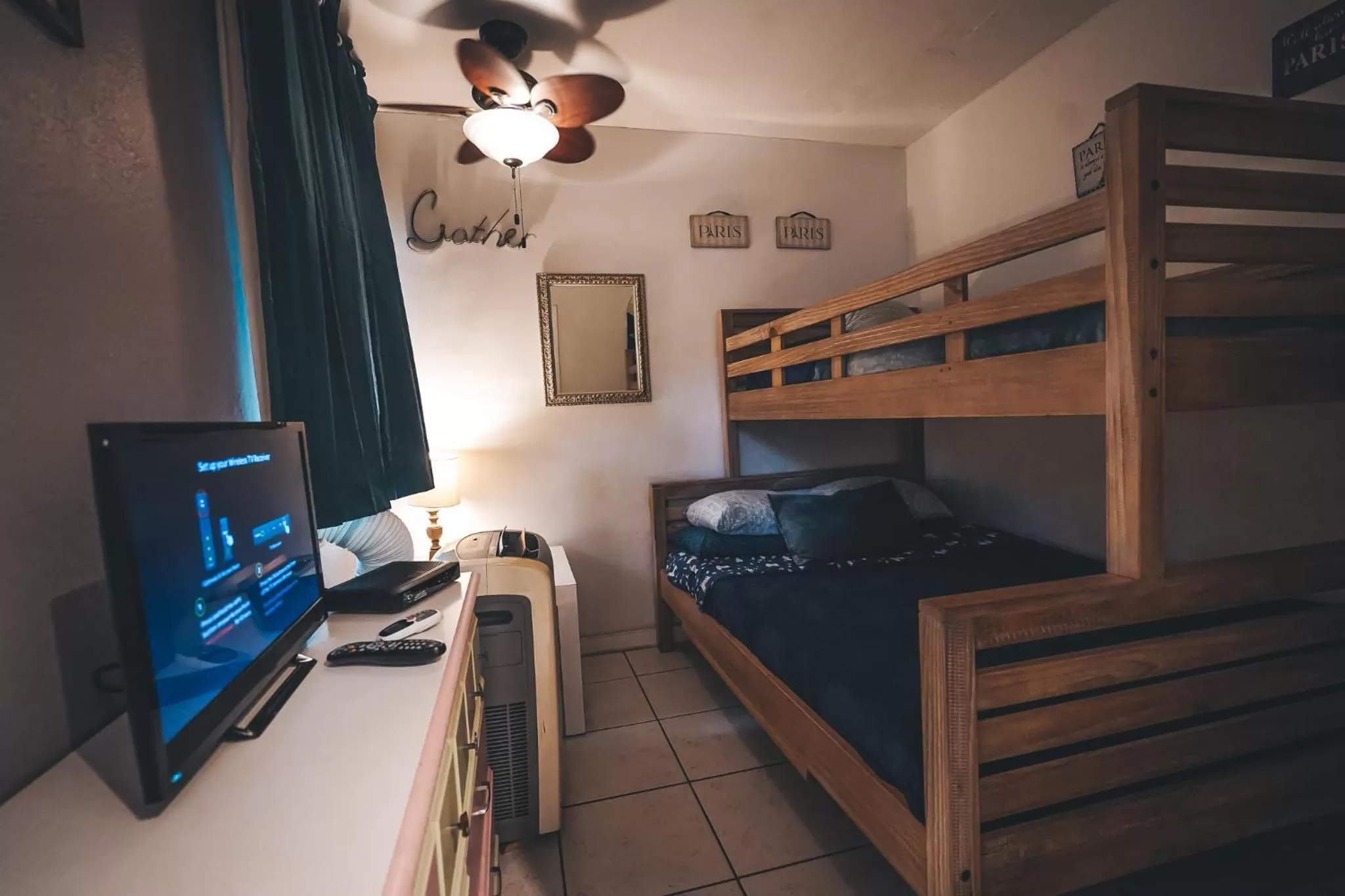 Bed in Hollywood Light Haven Lodge