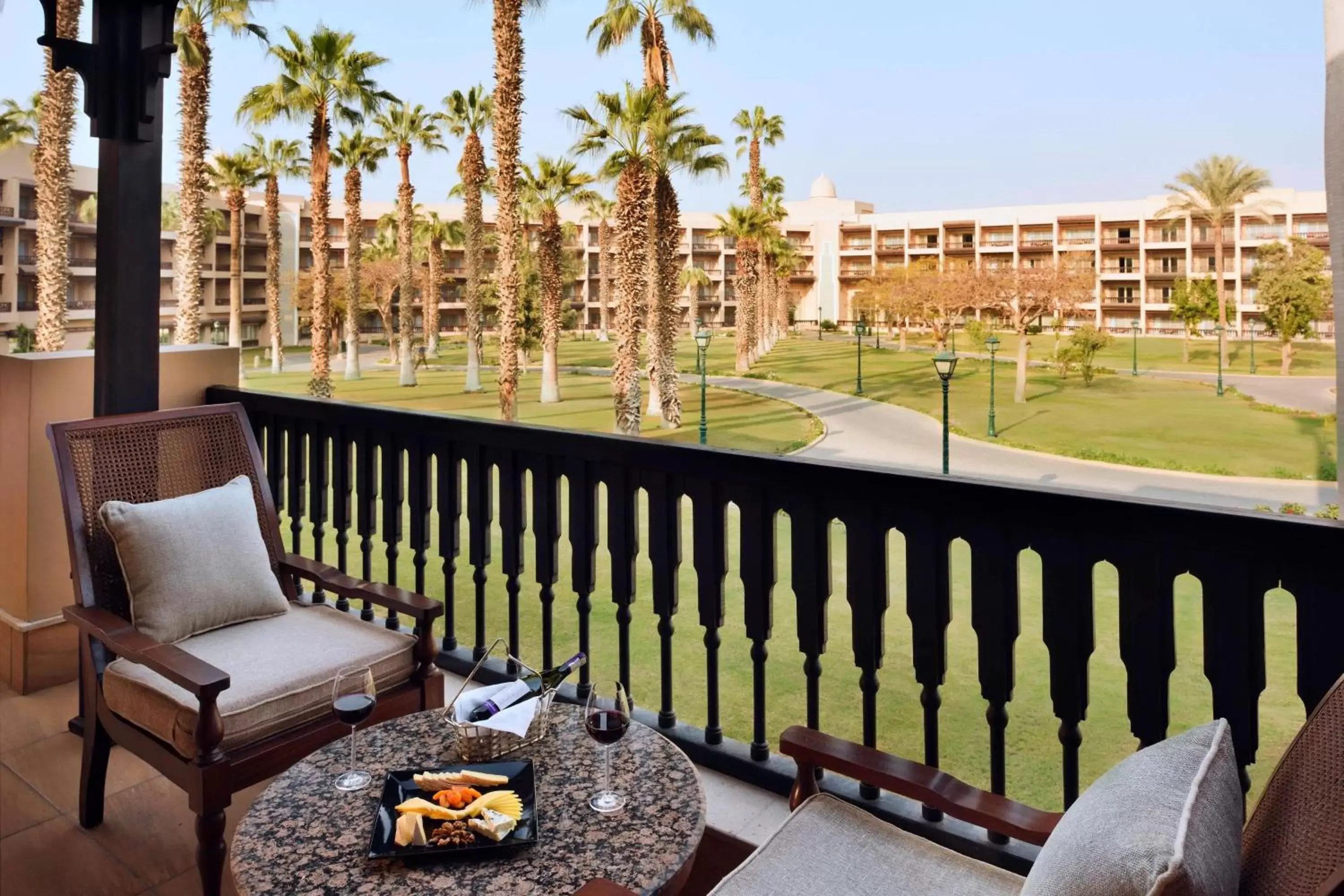 Photo of the whole room in Marriott Mena House, Cairo