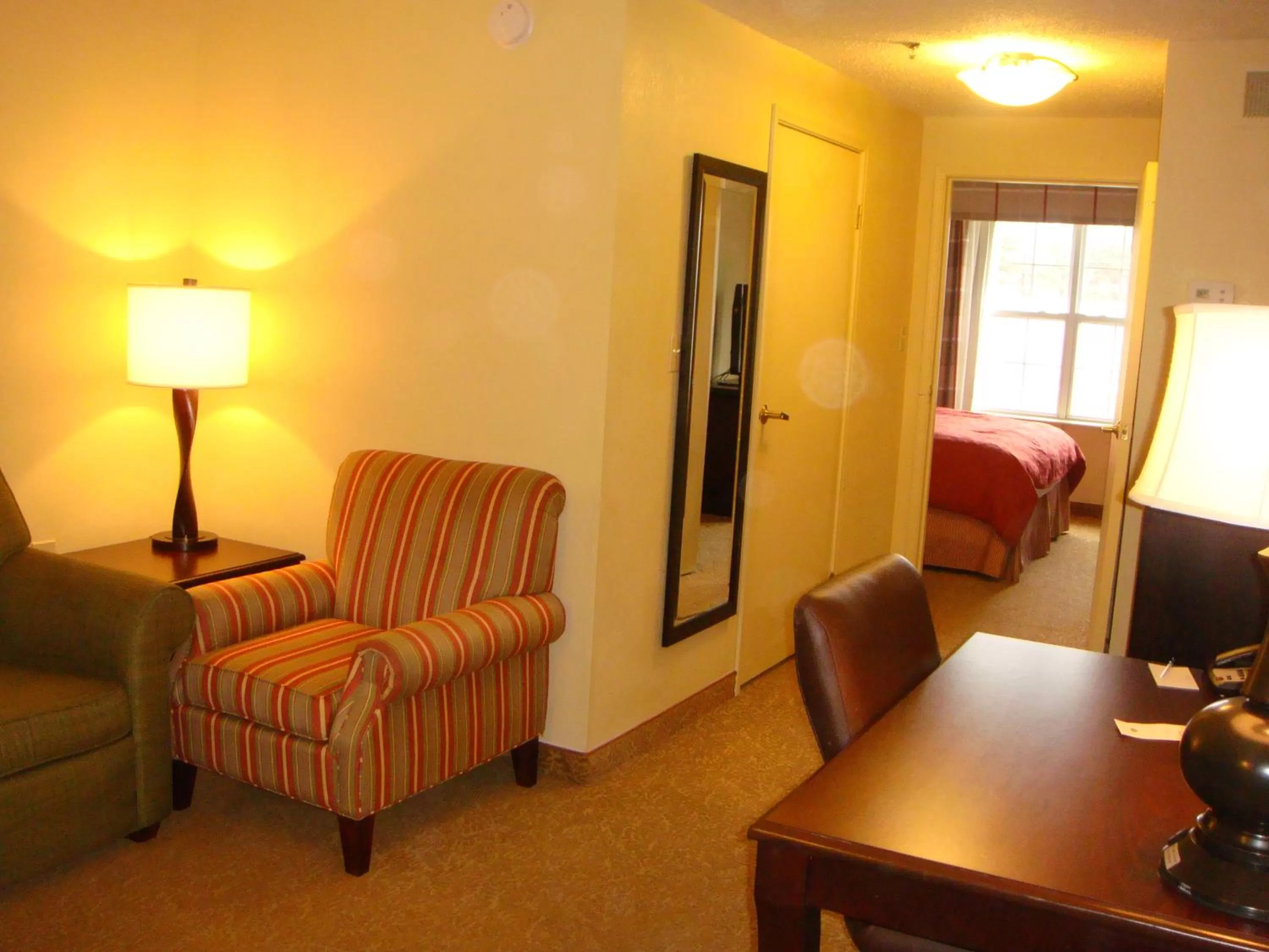 One-Bedroom King Suite - Disability Access/Non-Smoking in Country Inn & Suites by Radisson, Norcross, GA