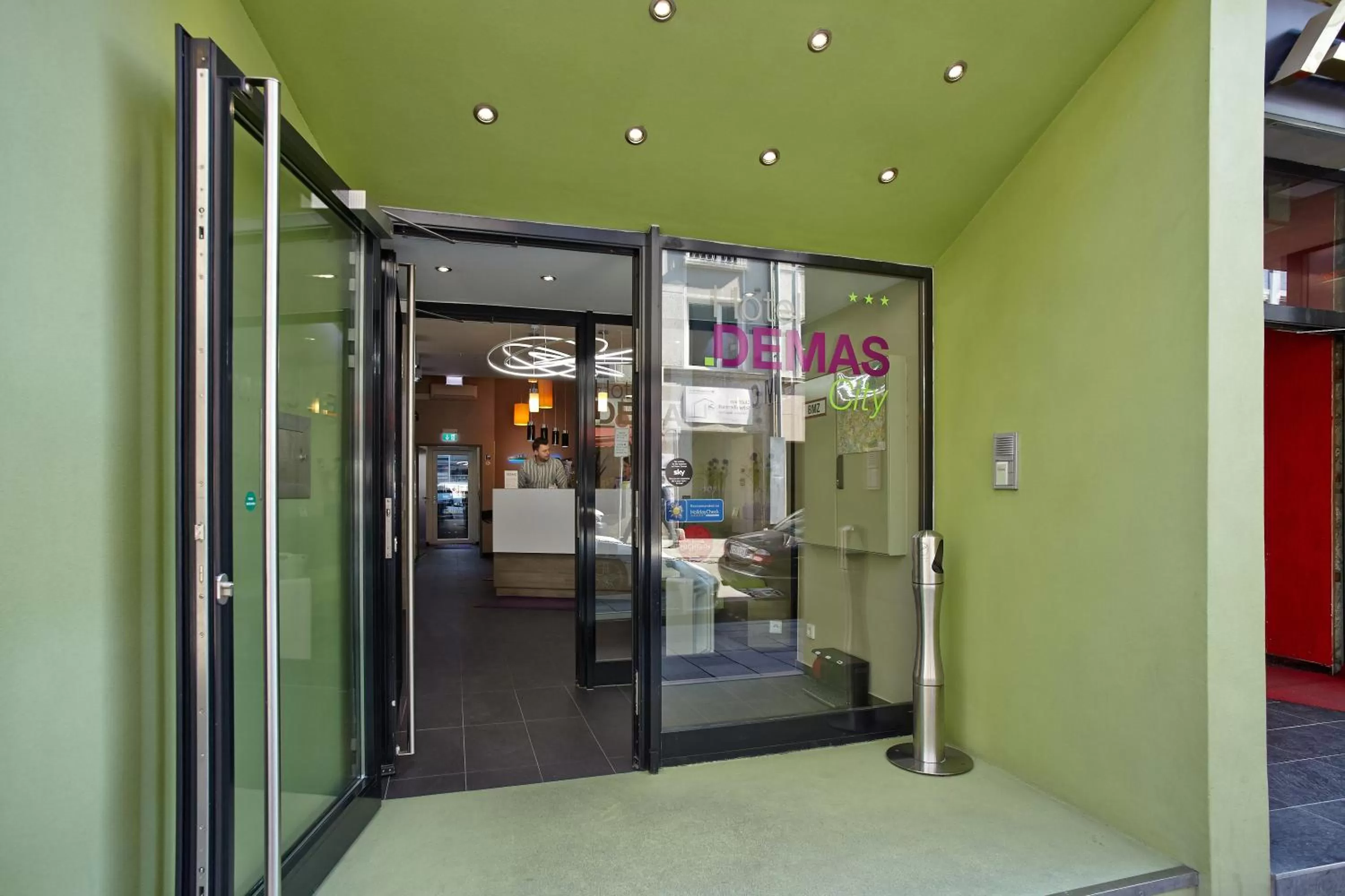 Facade/entrance in Hotel Demas City