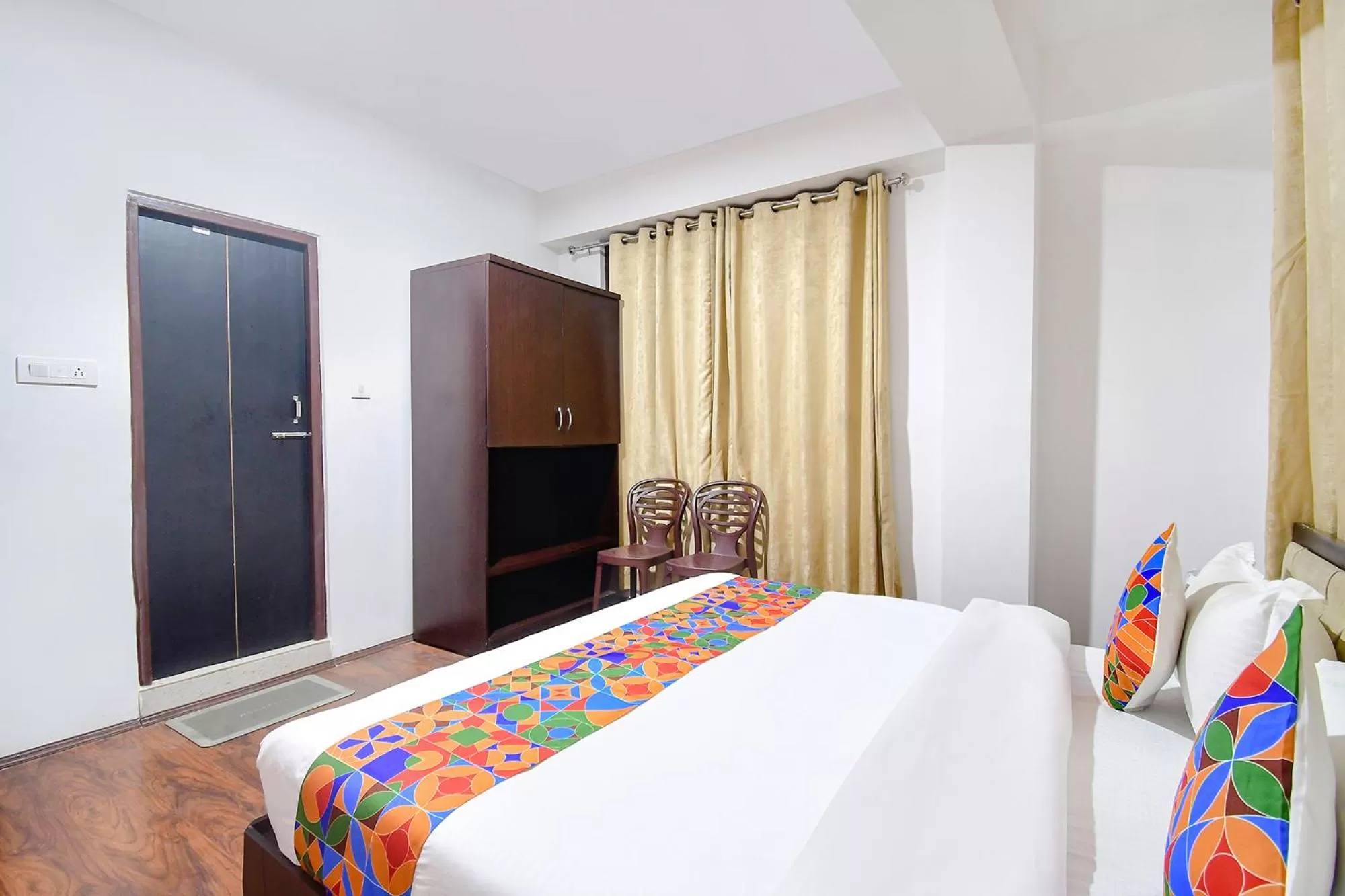 Photo of the whole room, Bed in FabHotel Snoopy