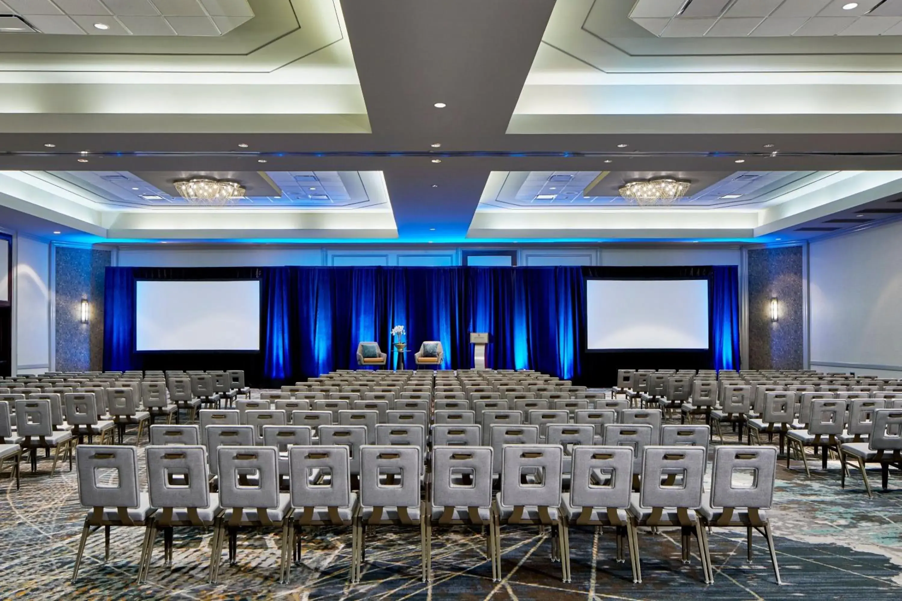 Meeting/conference room in Renaissance by Marriott Mobile Riverview Plaza Hotel