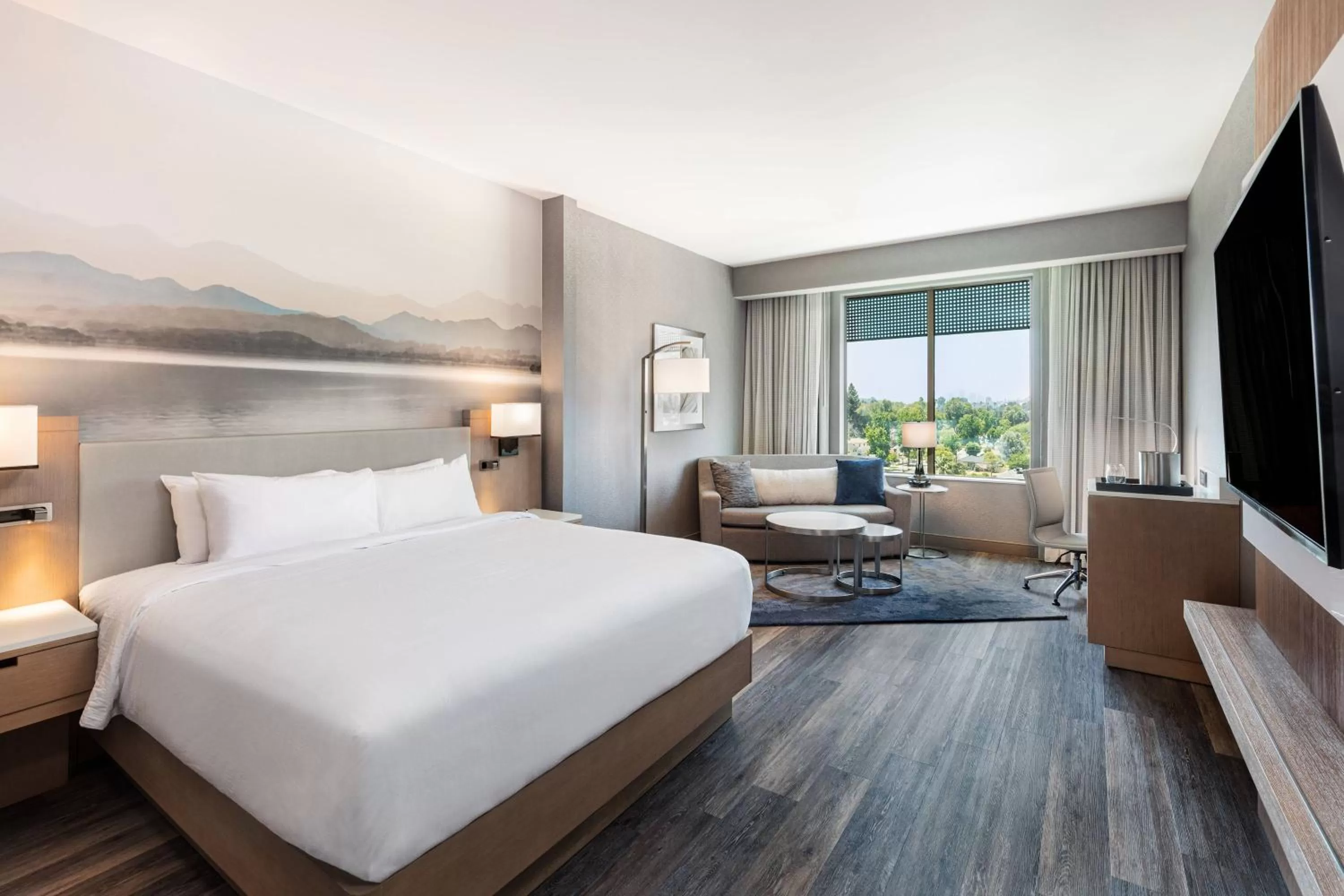 Photo of the whole room, Bed in Courtyard by Marriott Los Angeles Monterey Park