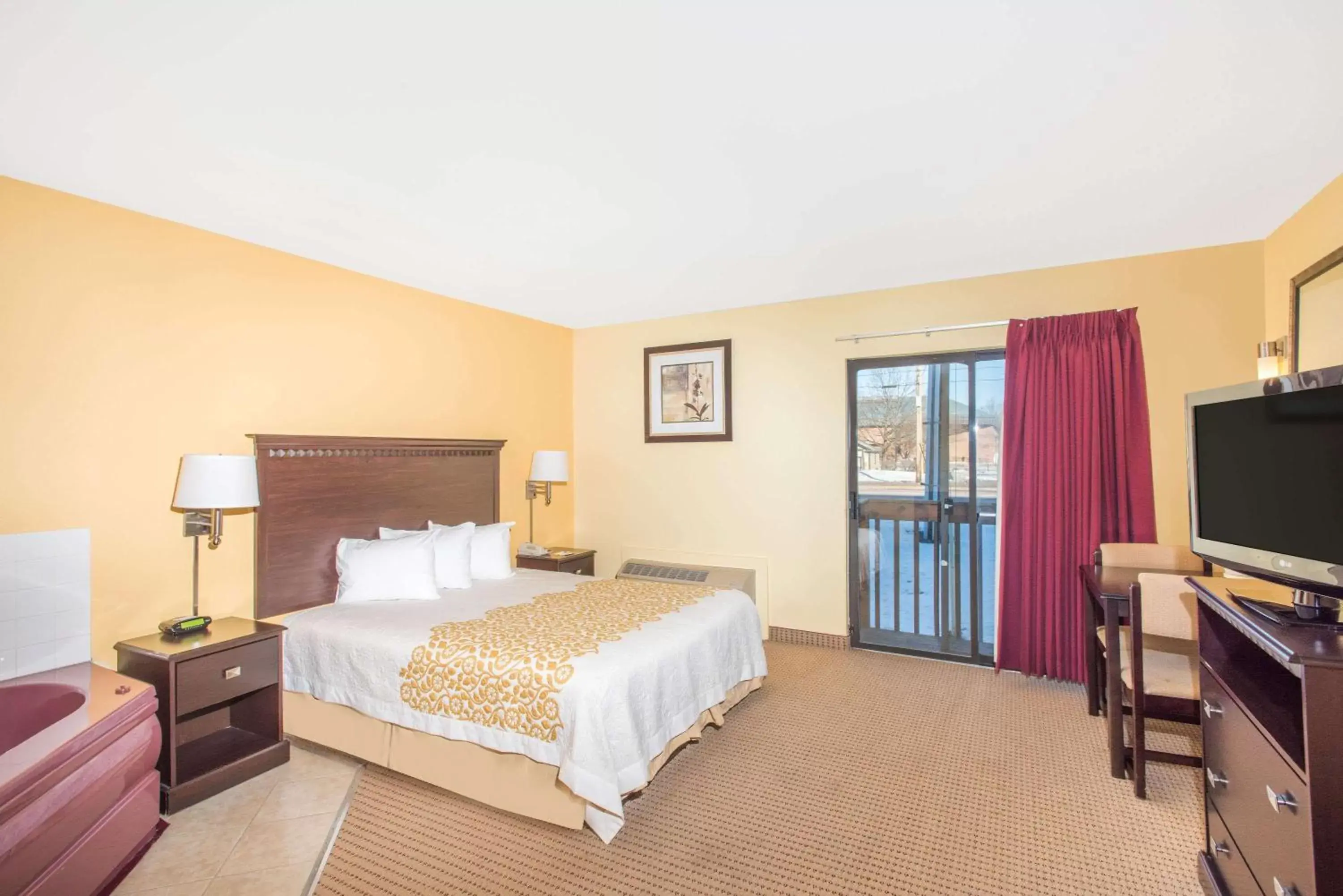 Photo of the whole room, Bed in Days Inn by Wyndham Colchester Burlington Photo of the whole room, Bed in Days Inn by Wyndham Colchester Burlington