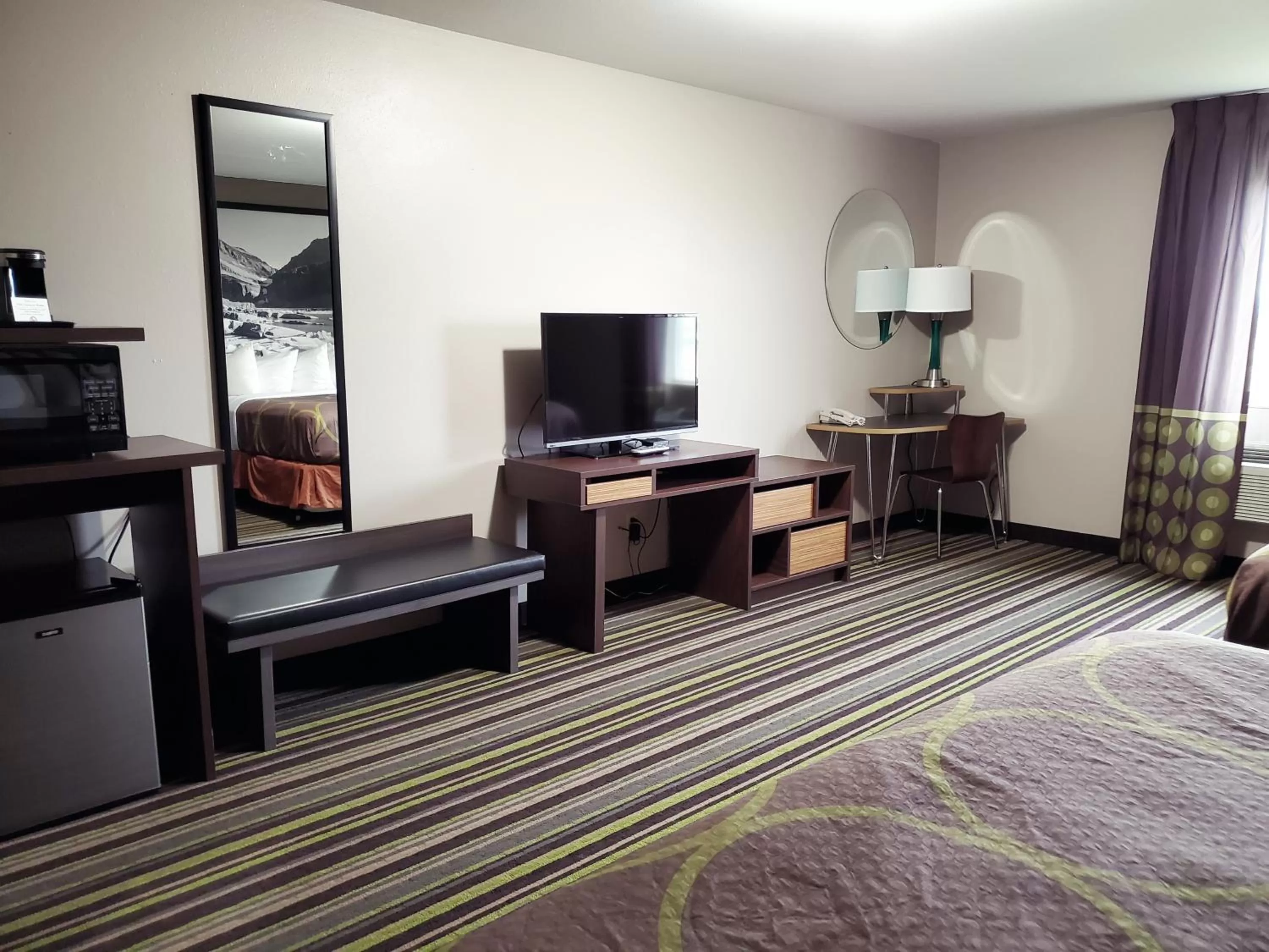 Bed in Super 8 by Wyndham Belgrade/Bozeman Airport