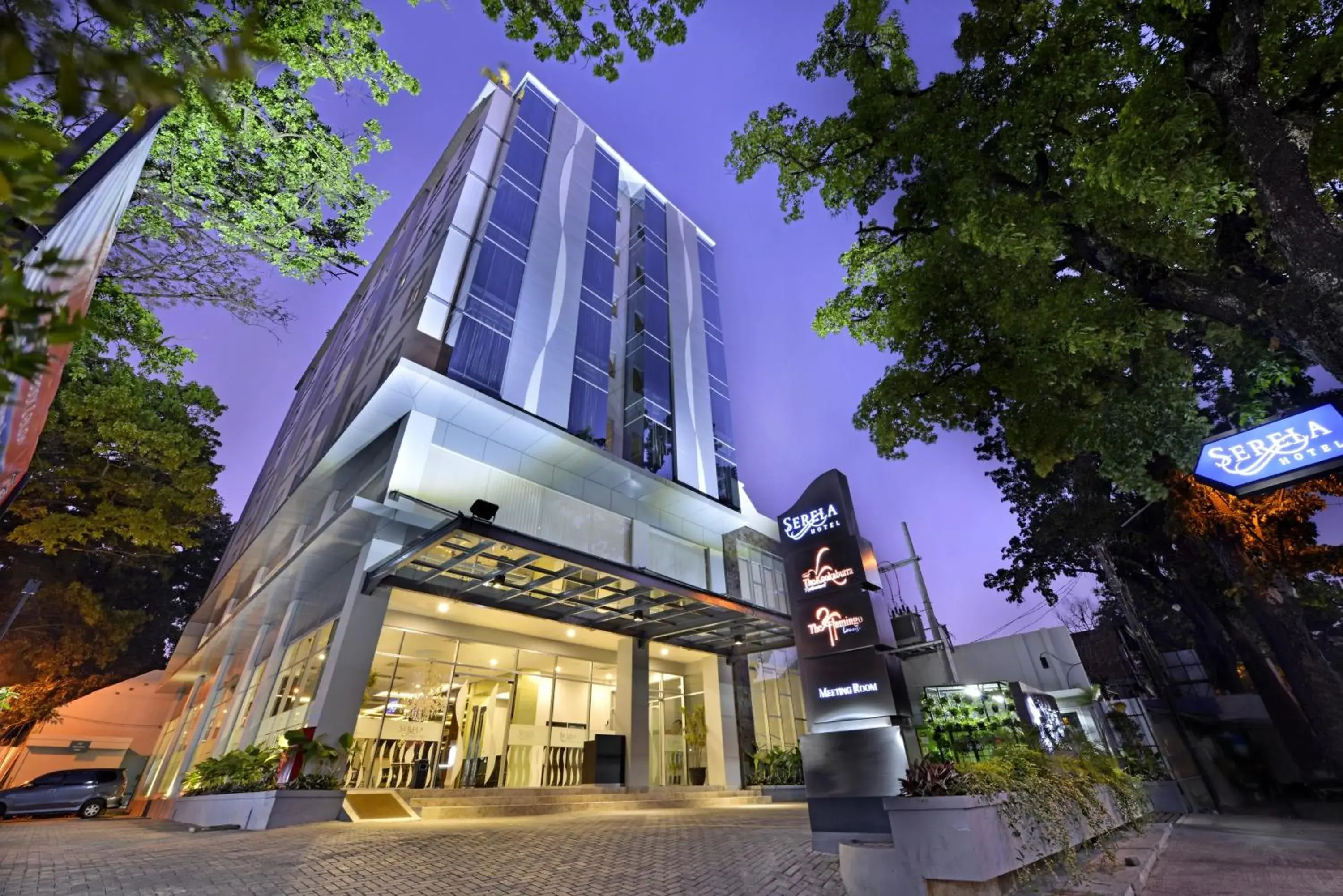 Facade/entrance, Property Building in Serela Cihampelas Hotel