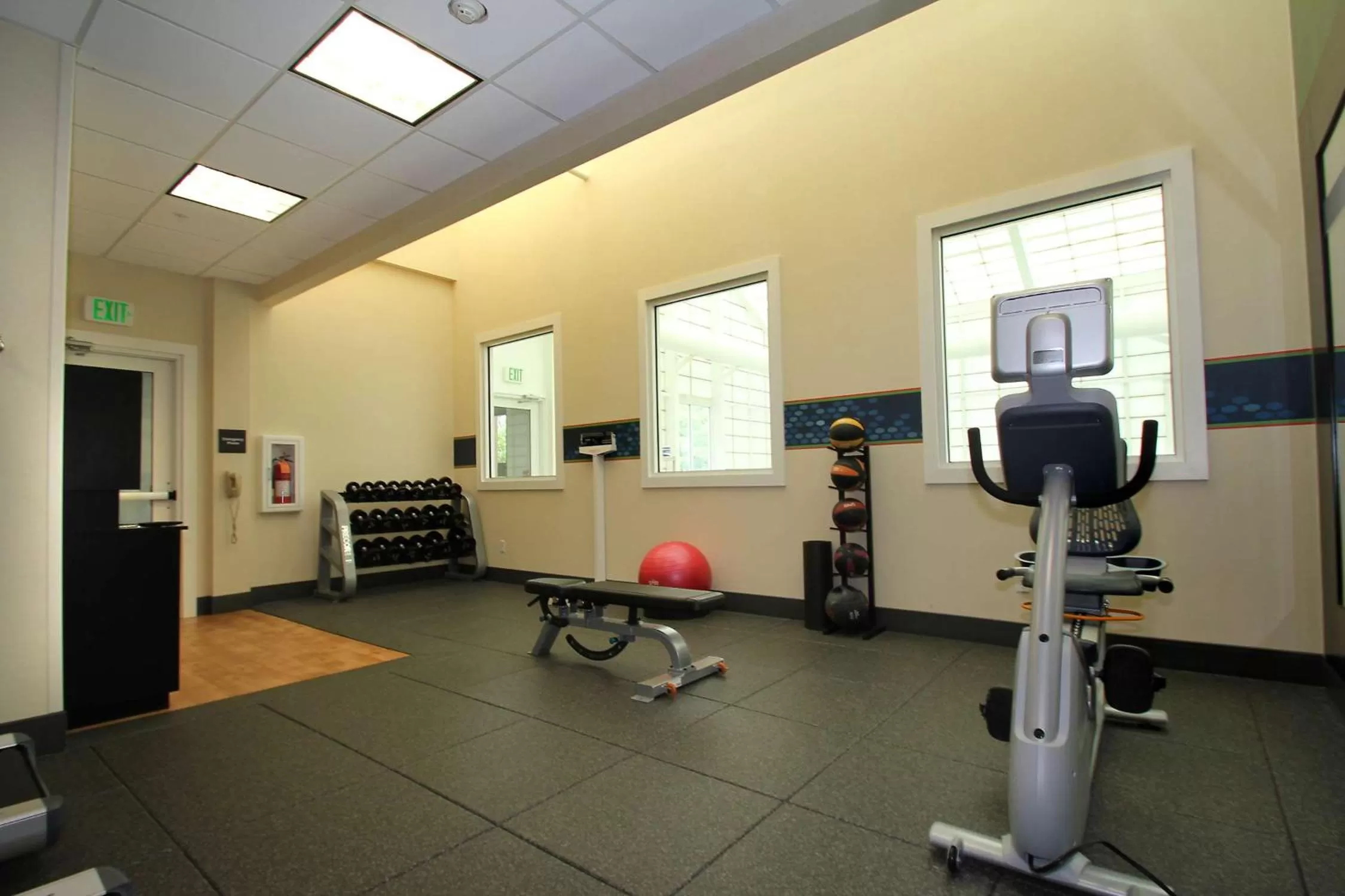 Fitness centre/facilities in Hampton Inn Portland-Airport