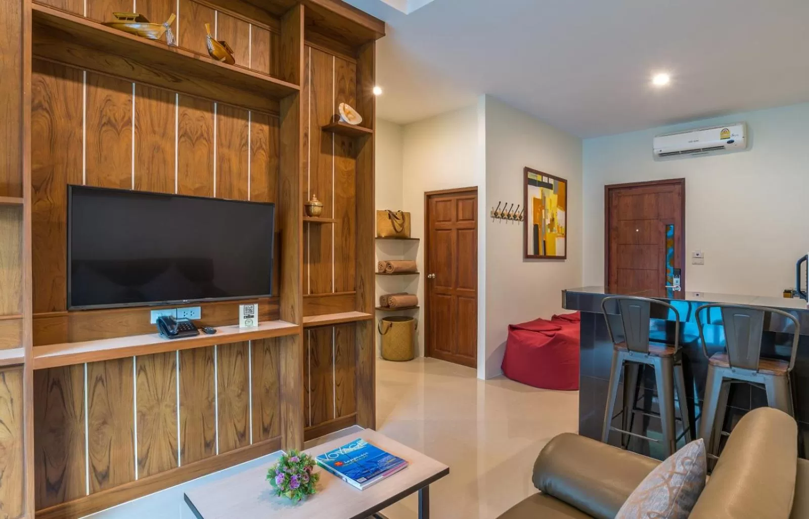 TV and multimedia in The Scene Cliff View Villas