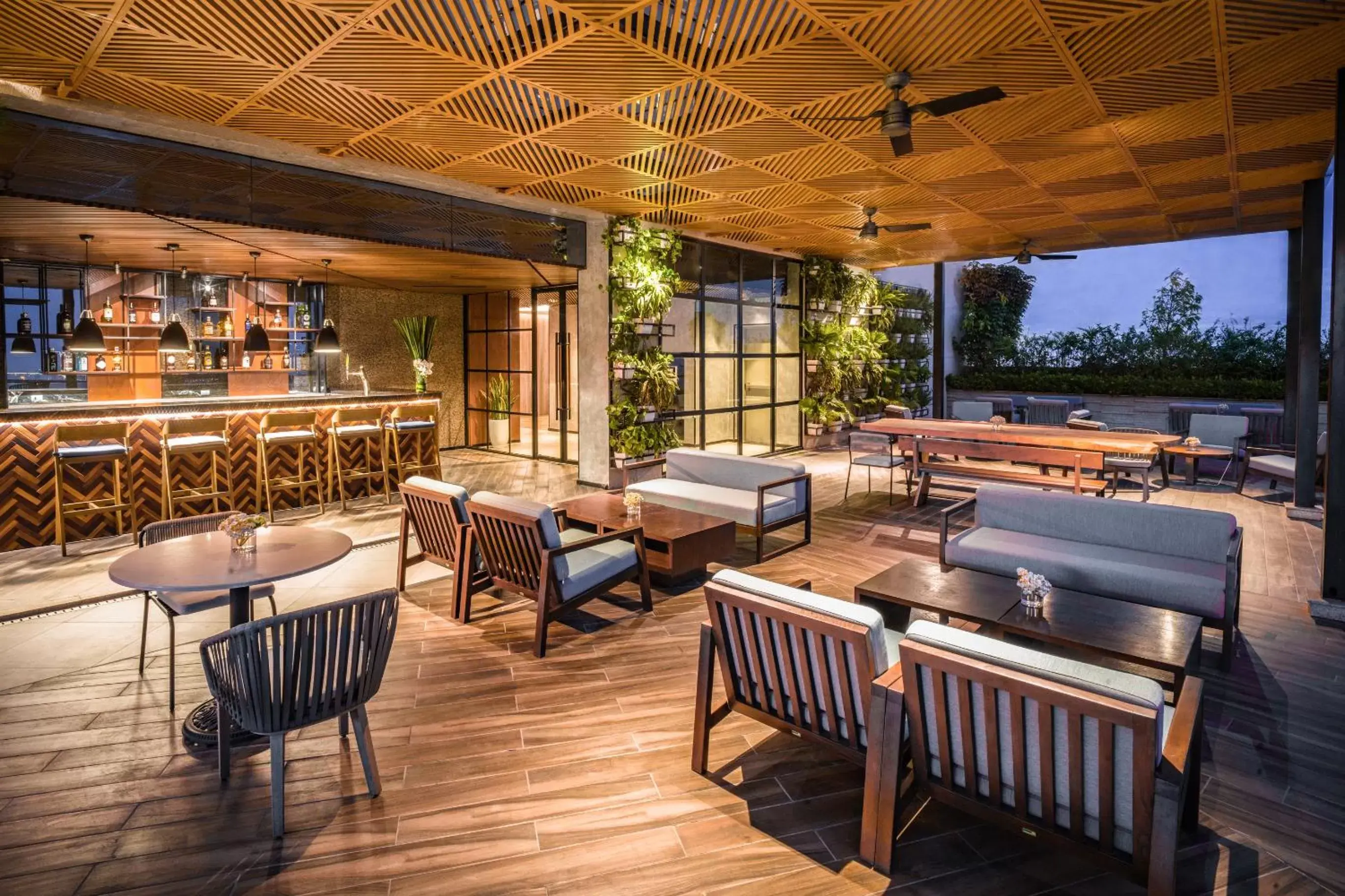 Lounge or bar, Restaurant/Places to Eat in Hyatt Regency West Hanoi