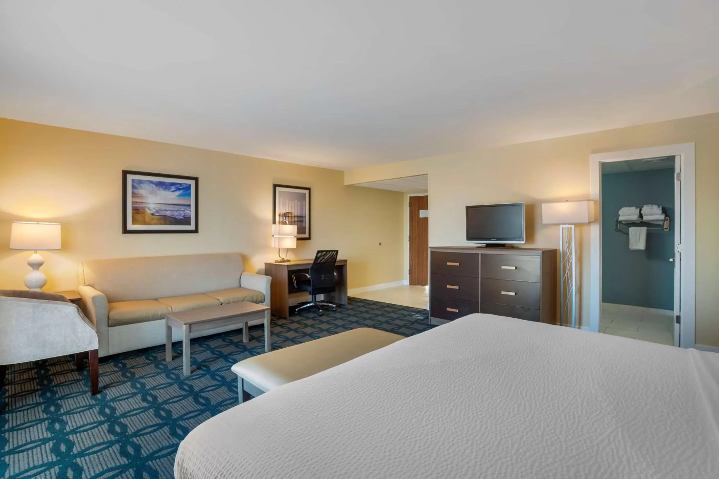 Bedroom, Bed in Best Western Plus Ocean City Bedroom, Bed in Best Western Plus Ocean City