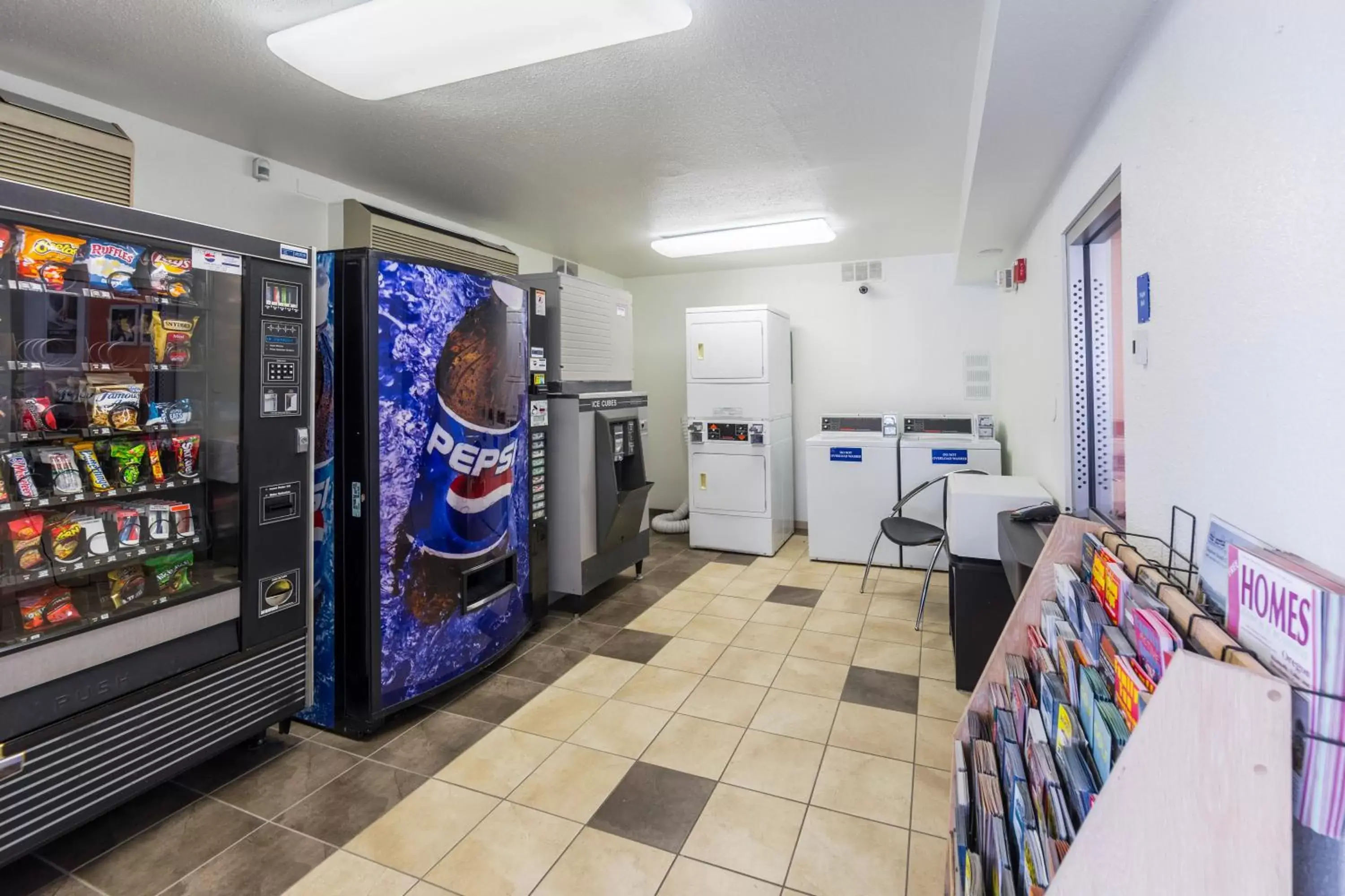 Other, Supermarket/Shops in Motel 6-Klamath Falls, OR