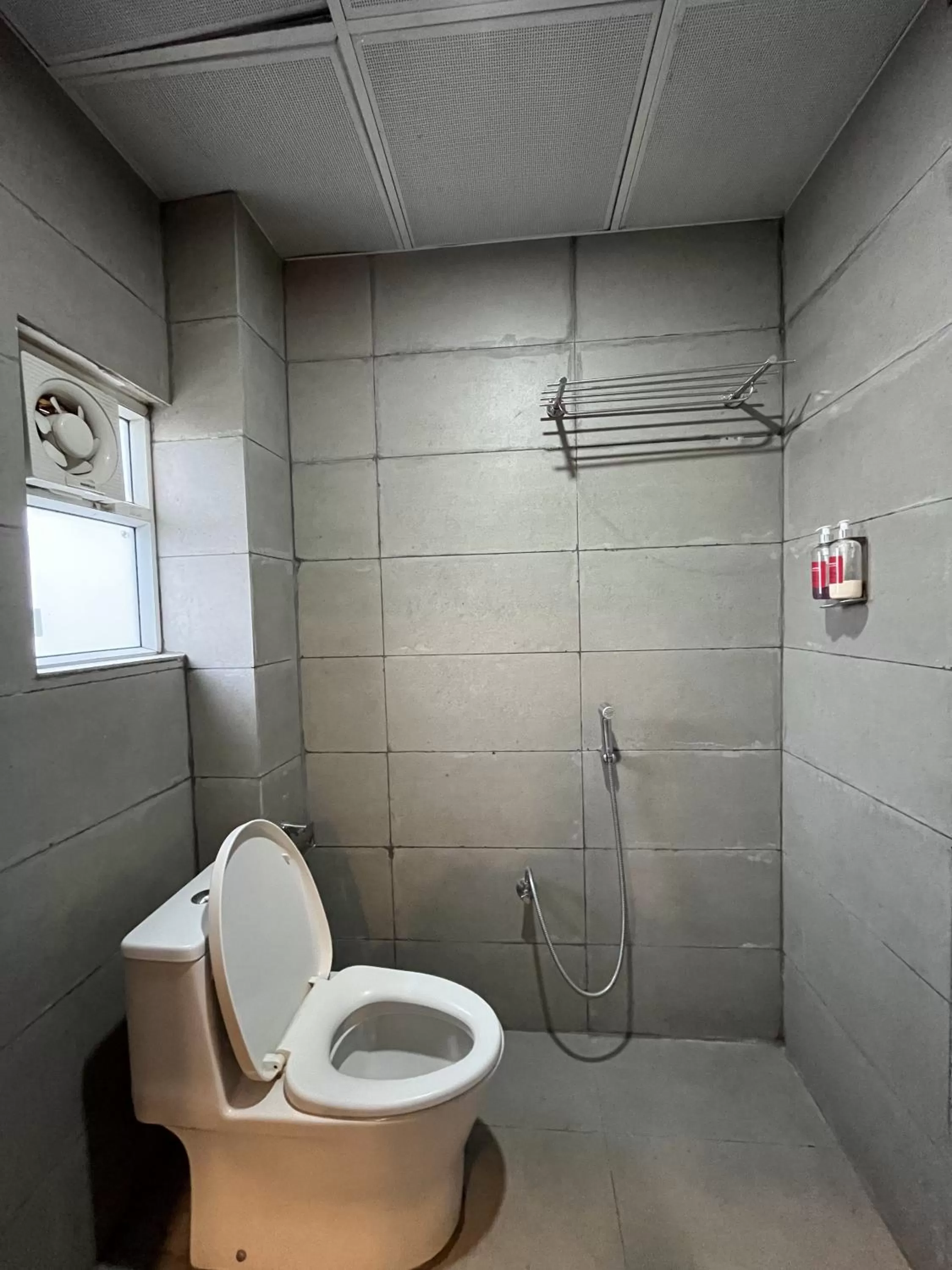 Shower, Bathroom in Hotel Zen Garden