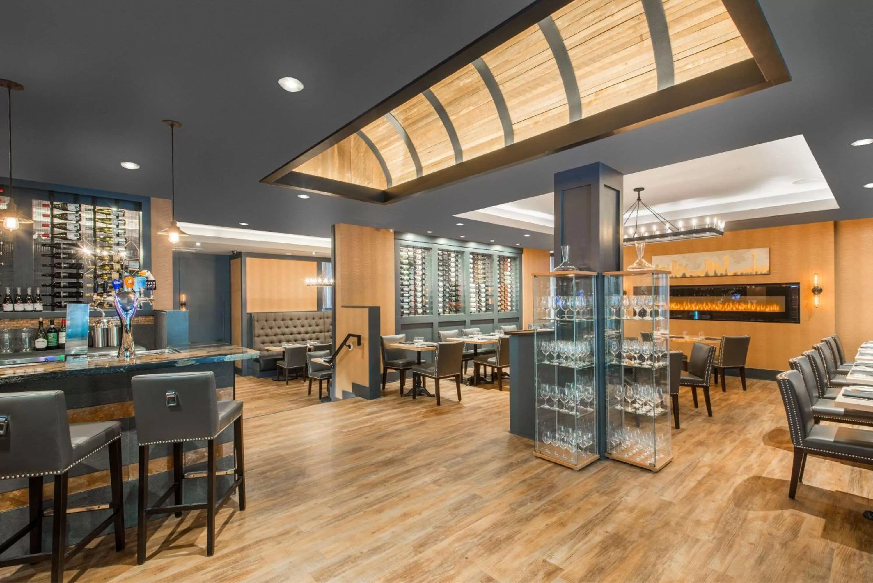 Restaurant/places to eat in Ramada Plaza by Wyndham Niagara Falls