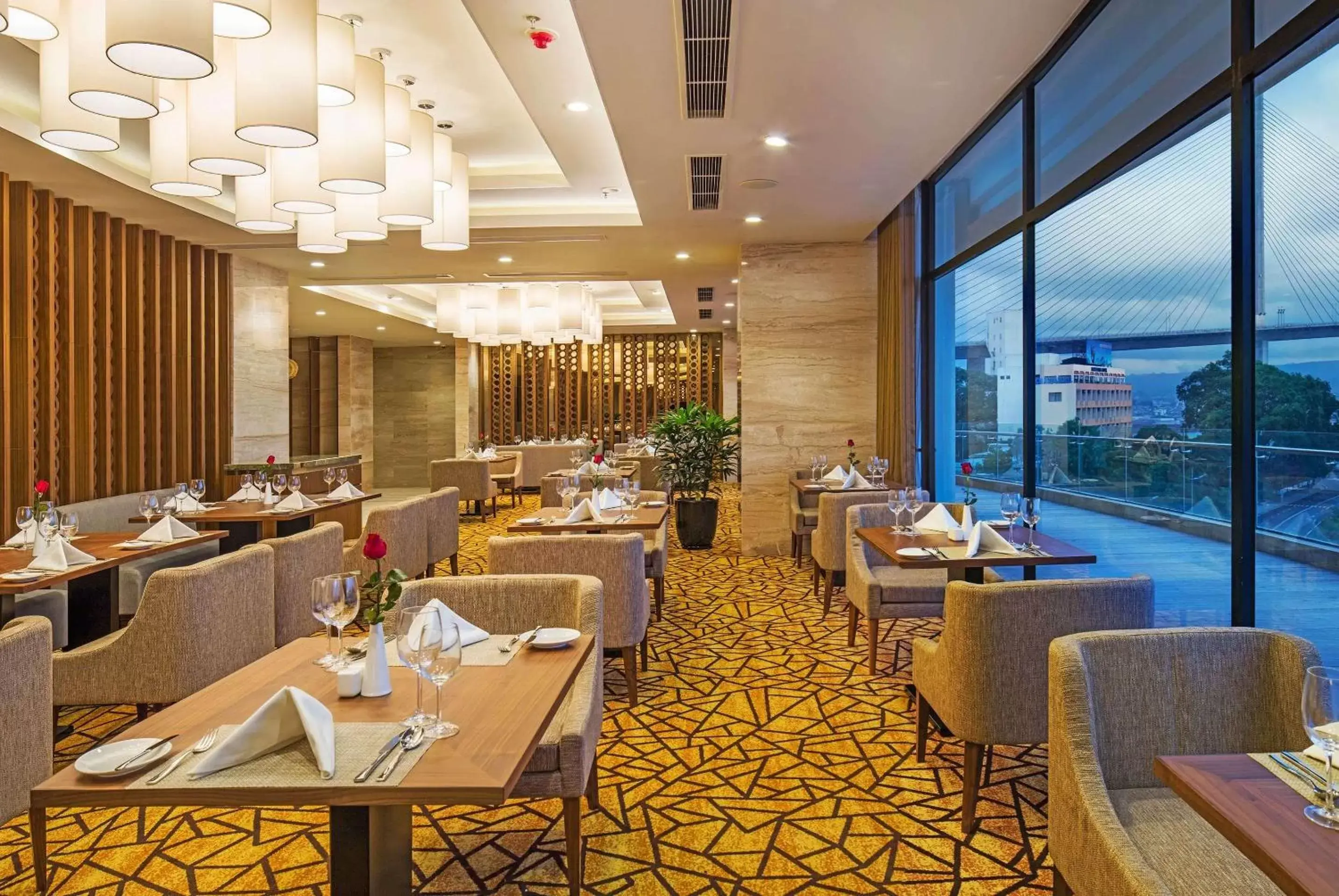 Restaurant/Places to Eat in Wyndham Legend Halong