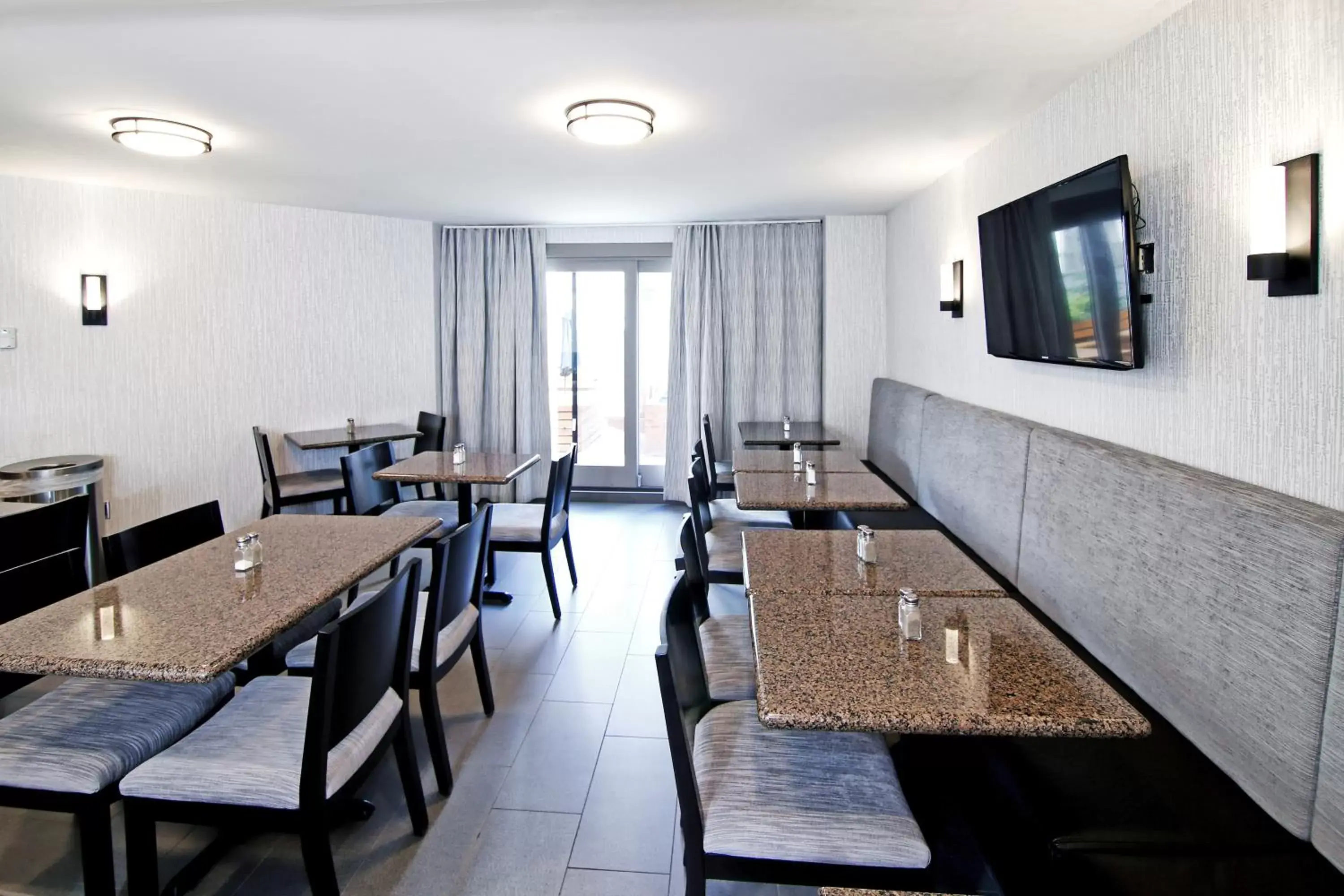 Restaurant/places to eat in Best Western Plus Banff International Lodge Restaurant/places to eat in Best Western Plus Banff International Lodge