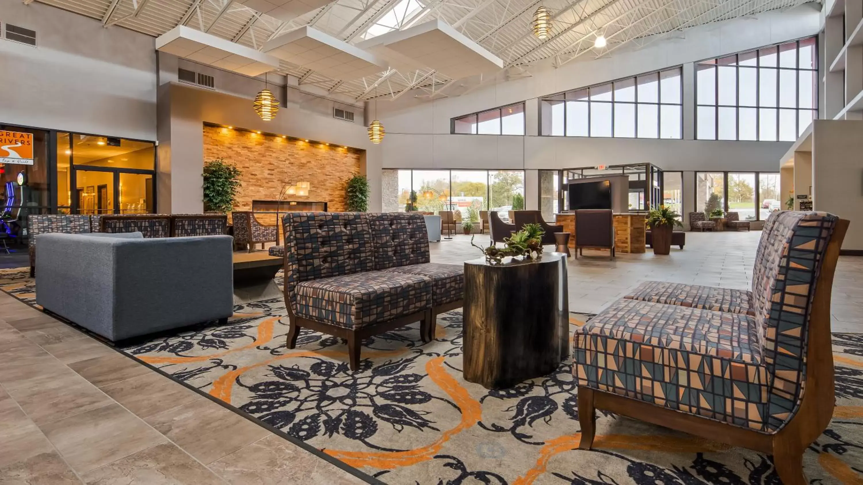 Communal lounge/ TV room, Lobby/Reception in Best Western Premier Alton-St Louis