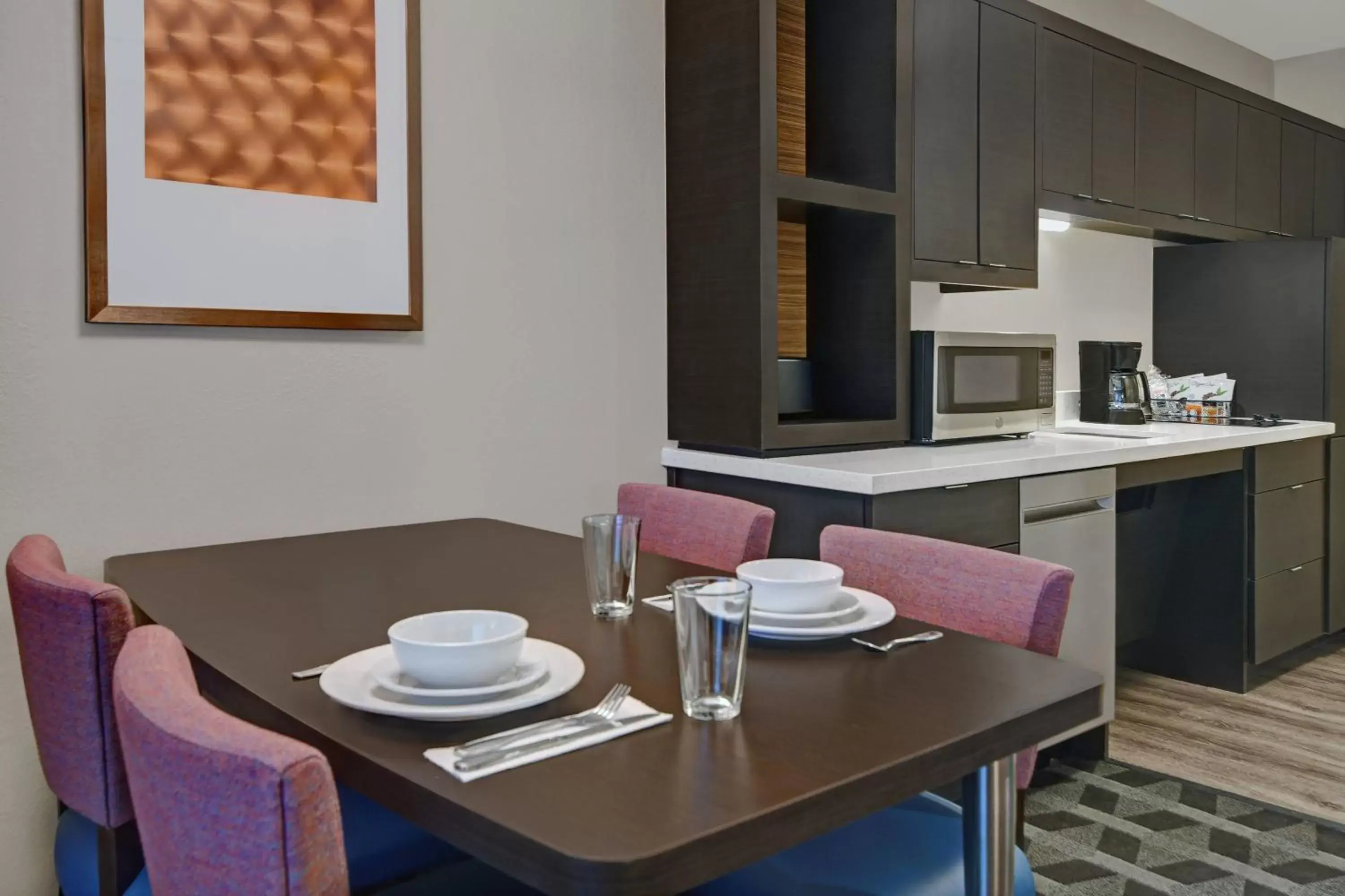 Photo of the whole room, Dining Area in TownePlace Suites By Marriott Lima