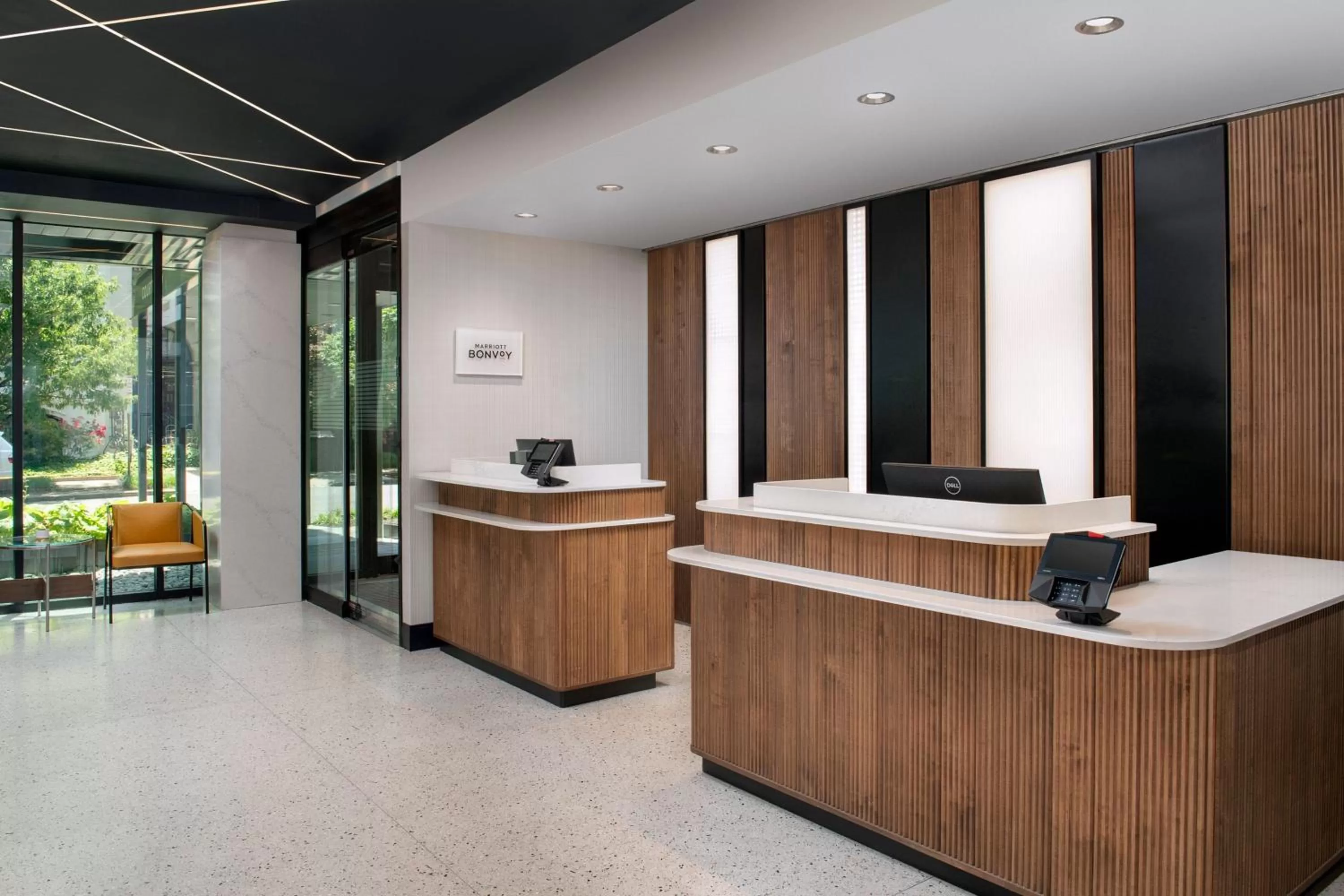 Lobby or reception in Courtyard by Marriott Washington, DC Dupont Circle