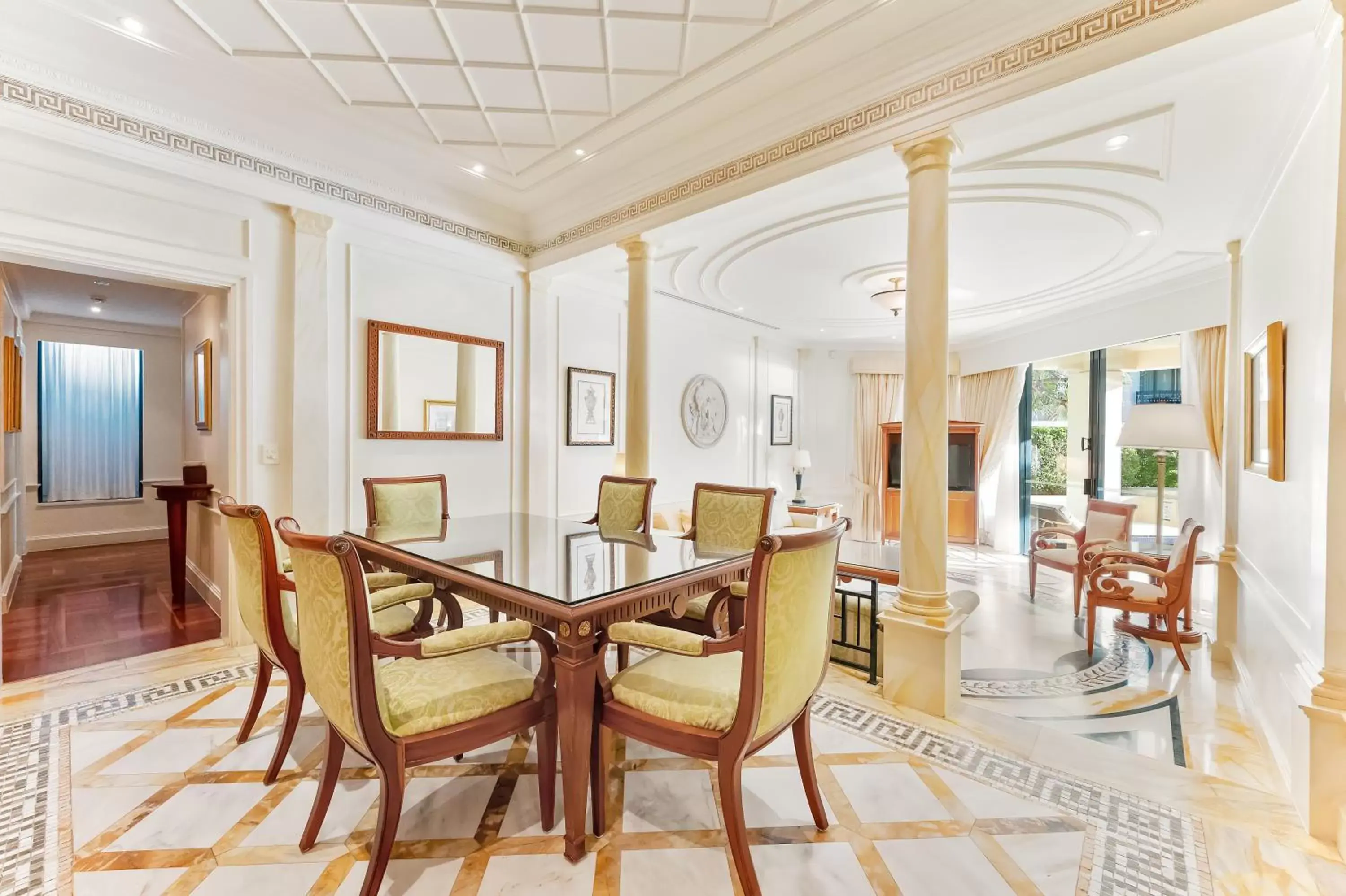 Dining area in Imperial Hotel Gold Coast