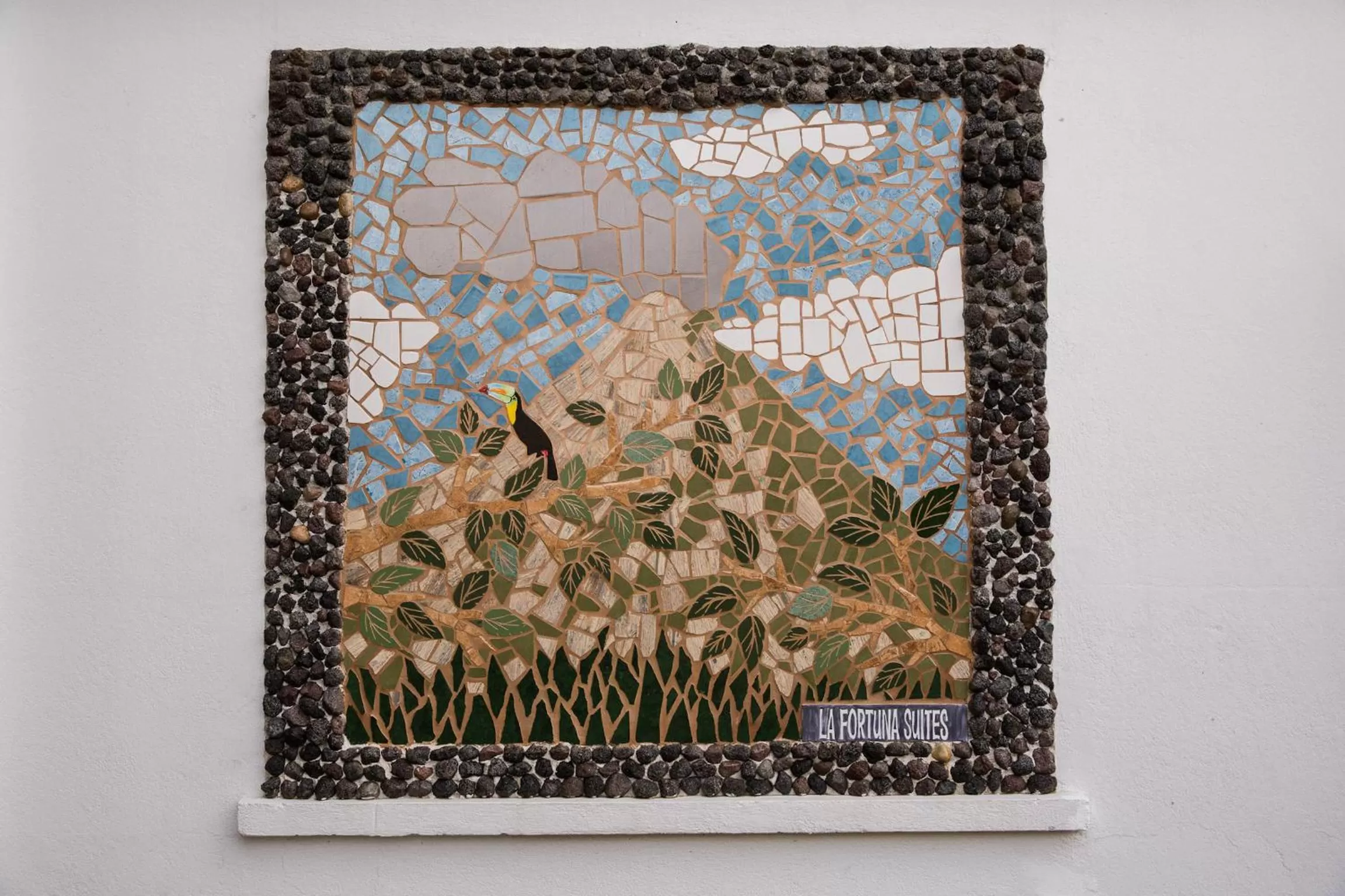 Decorative detail in La Fortuna Lodge by Treebu Hotels