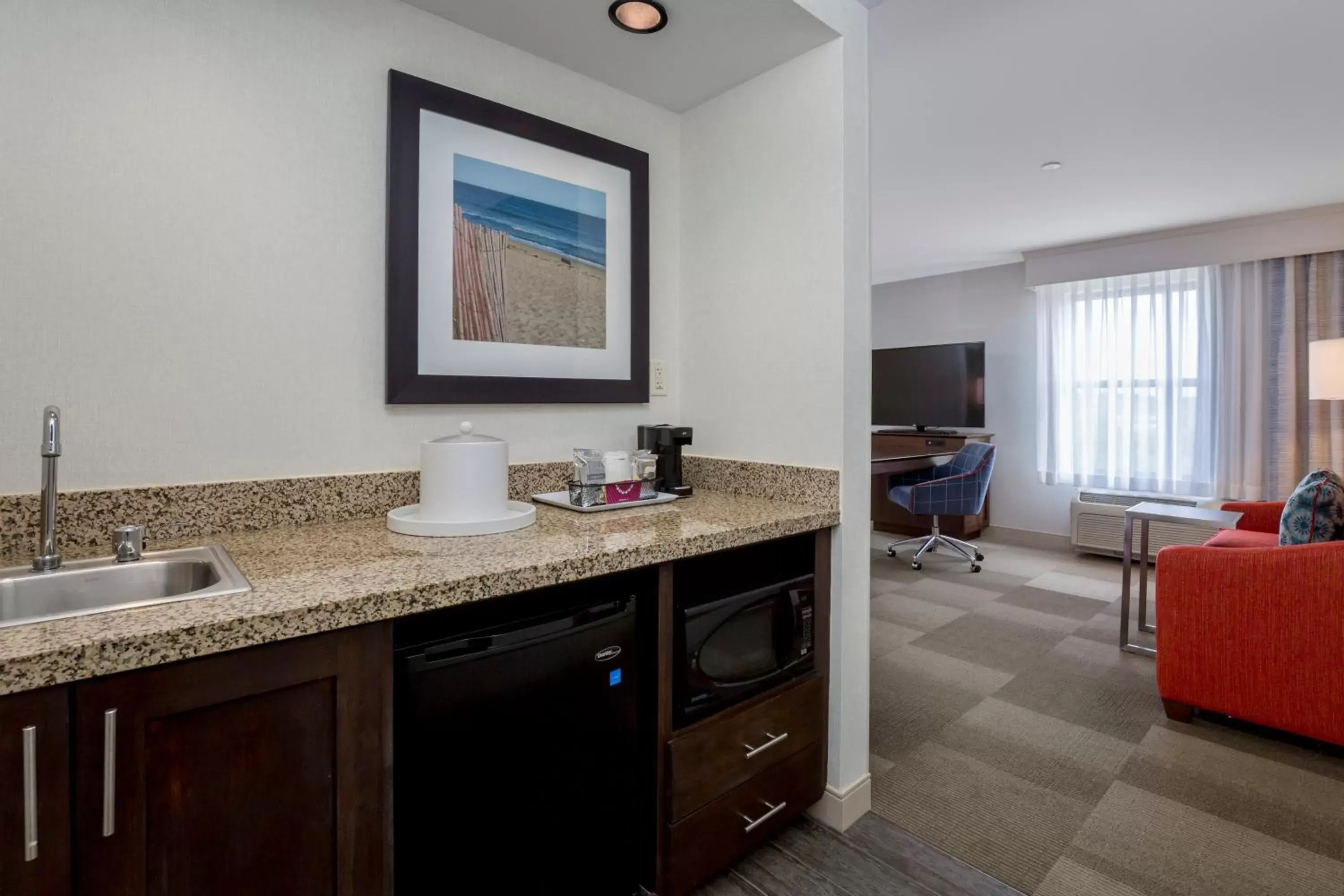 Coffee/tea facilities, Kitchen/Kitchenette in Hampton Inn & Suites San Diego-Poway