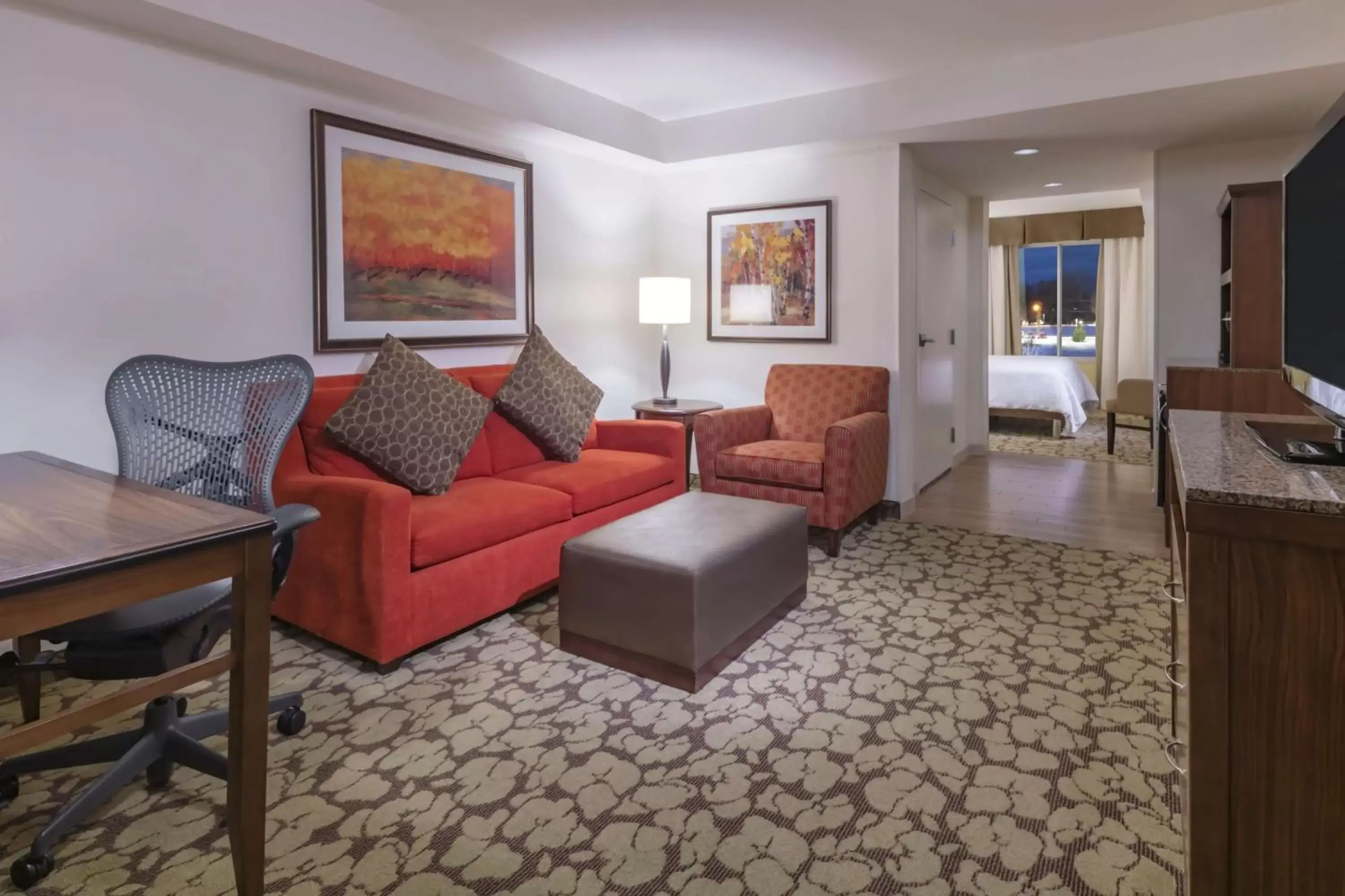 Bedroom, Seating Area in Hilton Garden Inn Devens Common