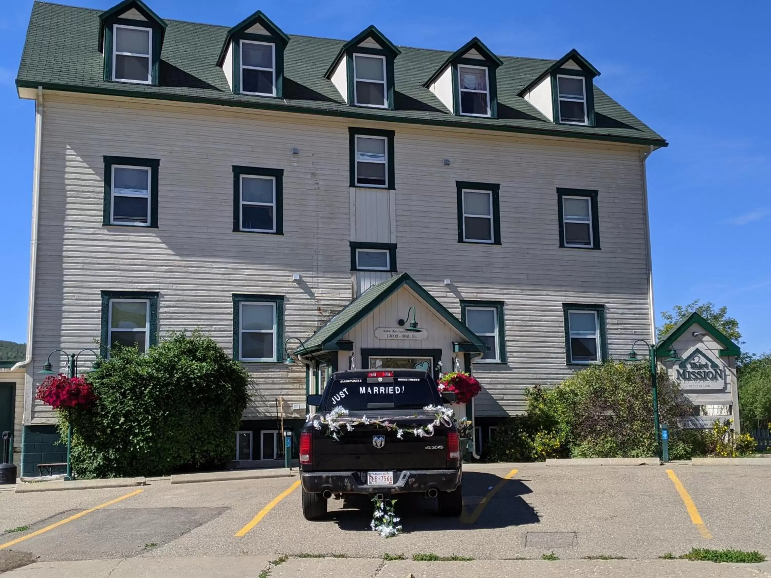 Parking, Property Building in Third Mission Heritage Suites