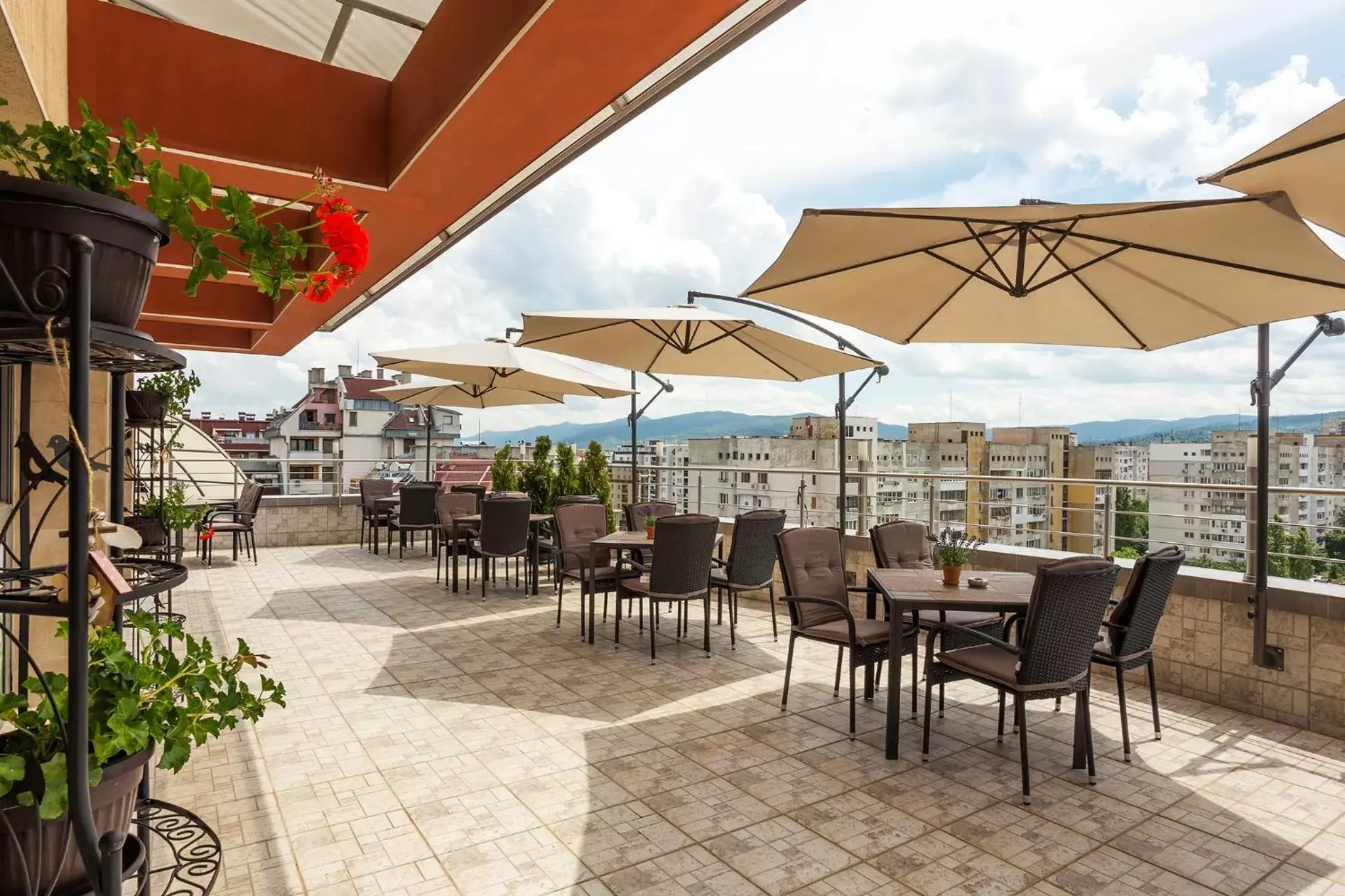Patio, Restaurant/Places to Eat in Grami Hotel Sofia