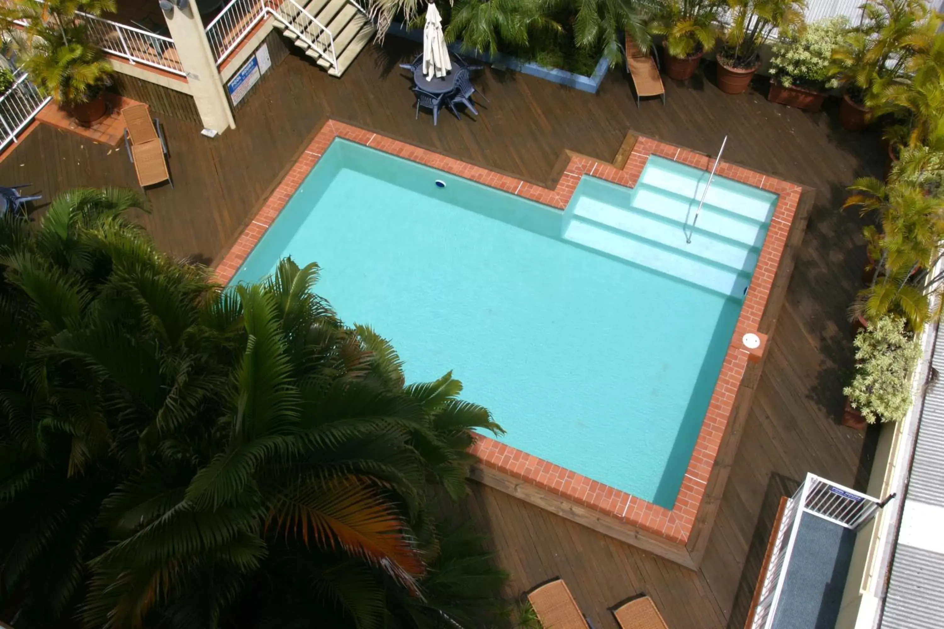 Swimming pool in Inn Cairns Swimming pool in Inn Cairns