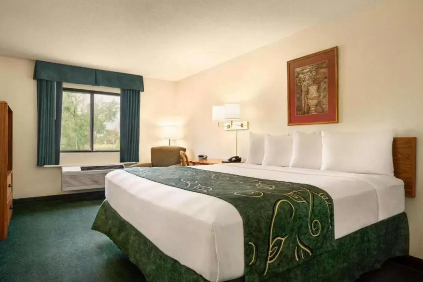 Bed in Travelodge by Wyndham Morrill Bed in Travelodge by Wyndham Morrill